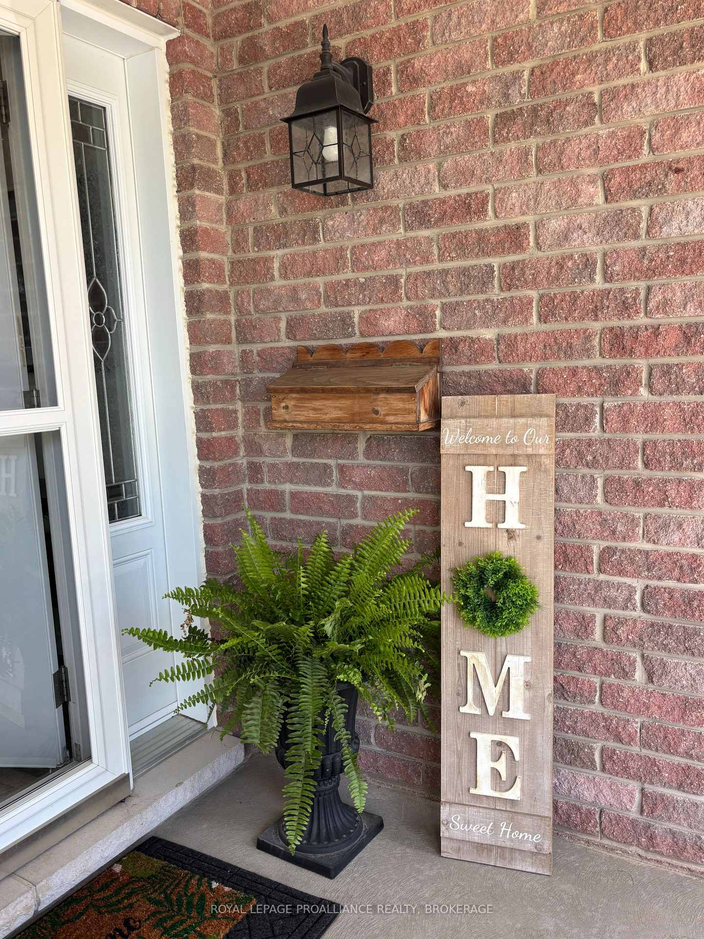 Photo 5 of 1094 Crossfield Avenue, Kingston, City Northwest — HOMEH