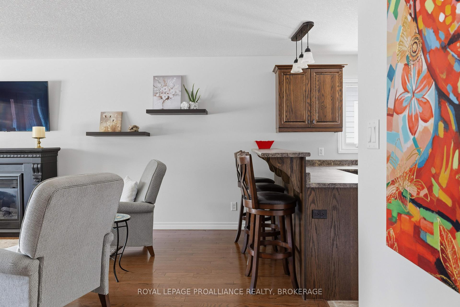 Photo 9 of 1094 Crossfield Avenue, Kingston, City Northwest — HOMEH