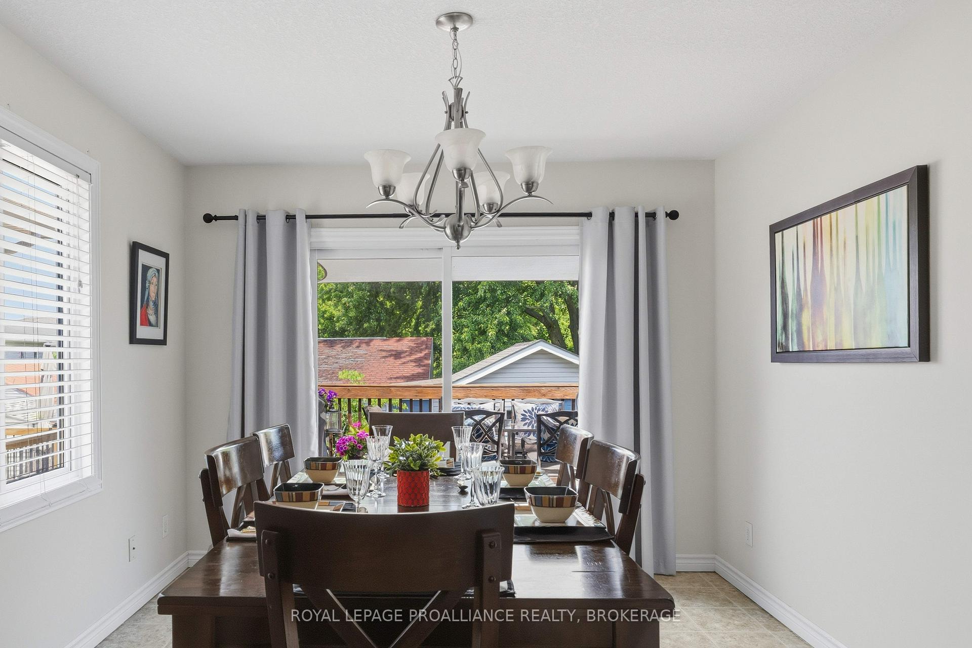 Photo 14 of 1094 Crossfield Avenue, Kingston, City Northwest — HOMEH