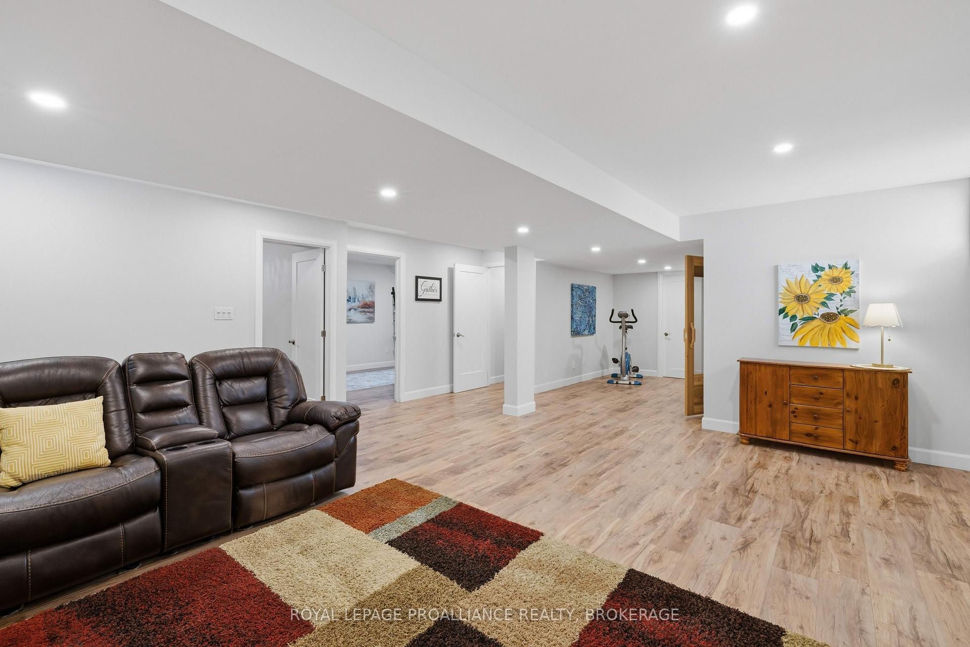 Photo 27 of 1094 Crossfield Avenue, Kingston, City Northwest — HOMEH