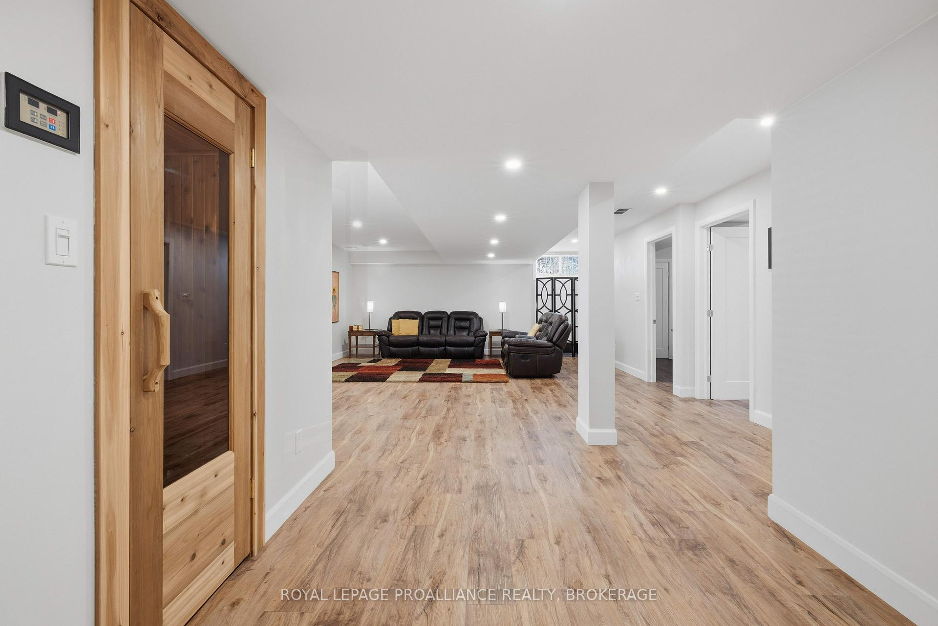 Photo 32 of 1094 Crossfield Avenue, Kingston, City Northwest — HOMEH