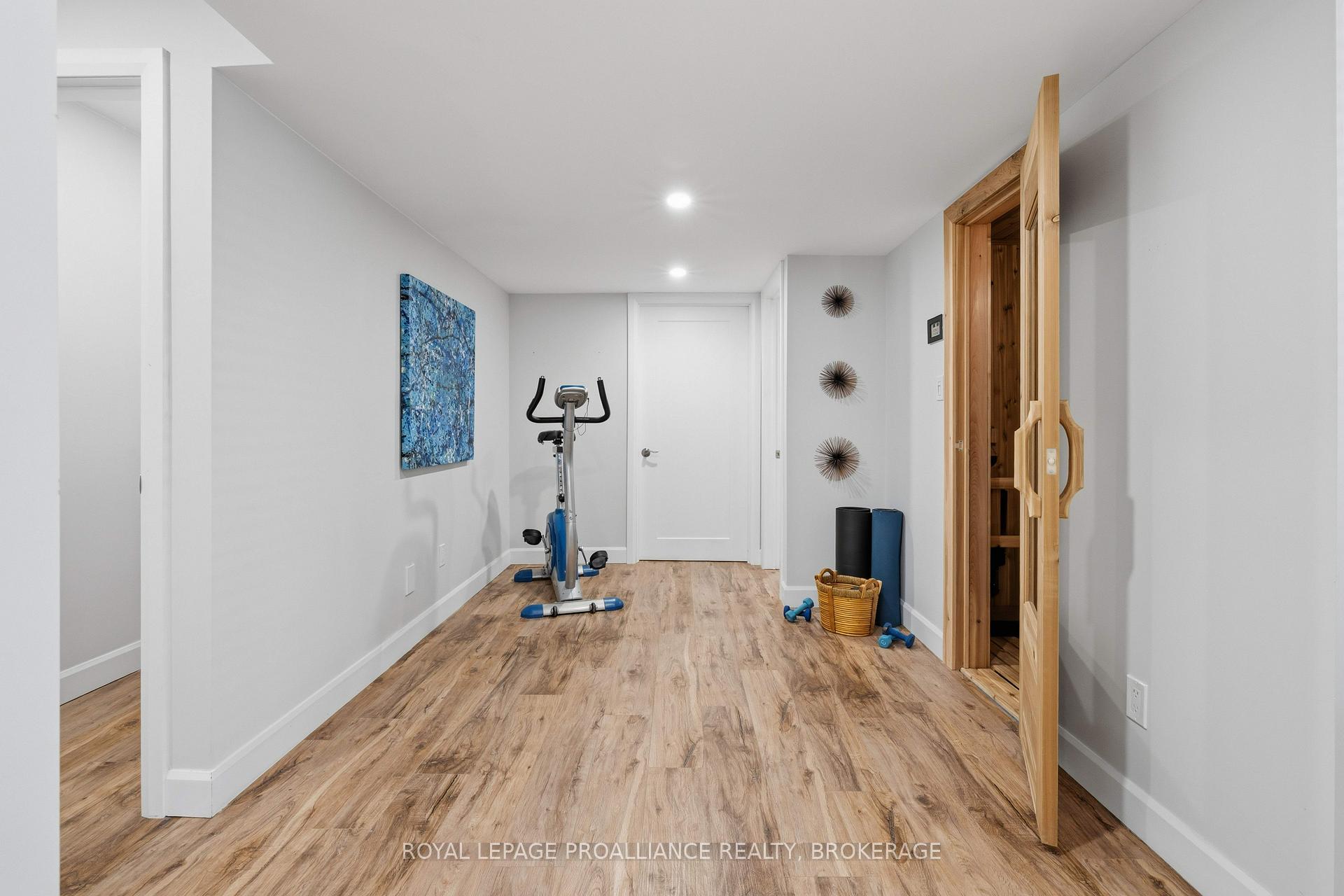 Photo 33 of 1094 Crossfield Avenue, Kingston, City Northwest — HOMEH