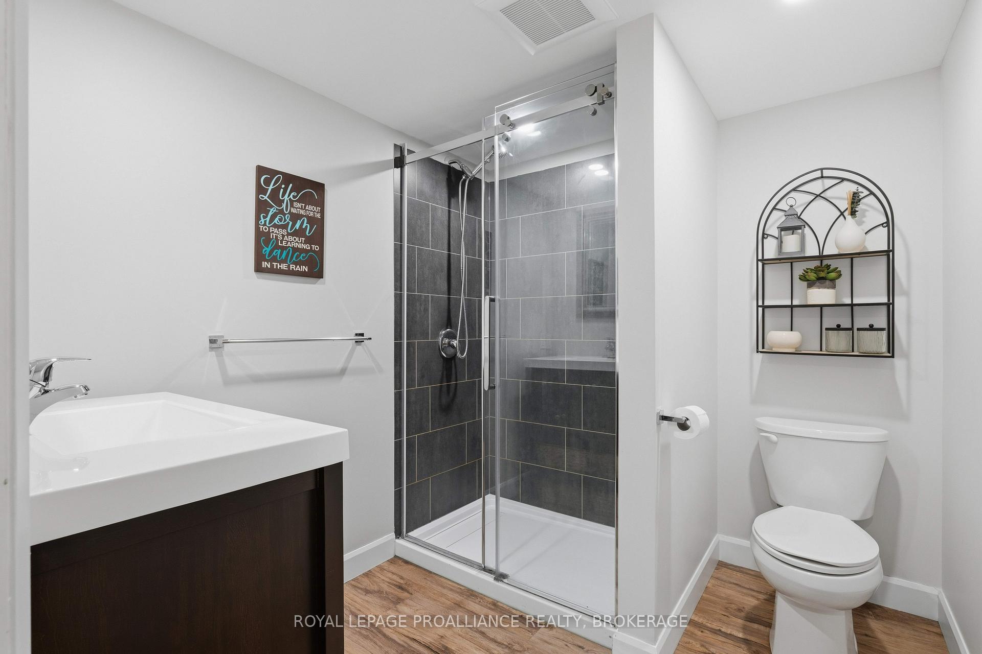 Photo 38 of 1094 Crossfield Avenue, Kingston, City Northwest — HOMEH