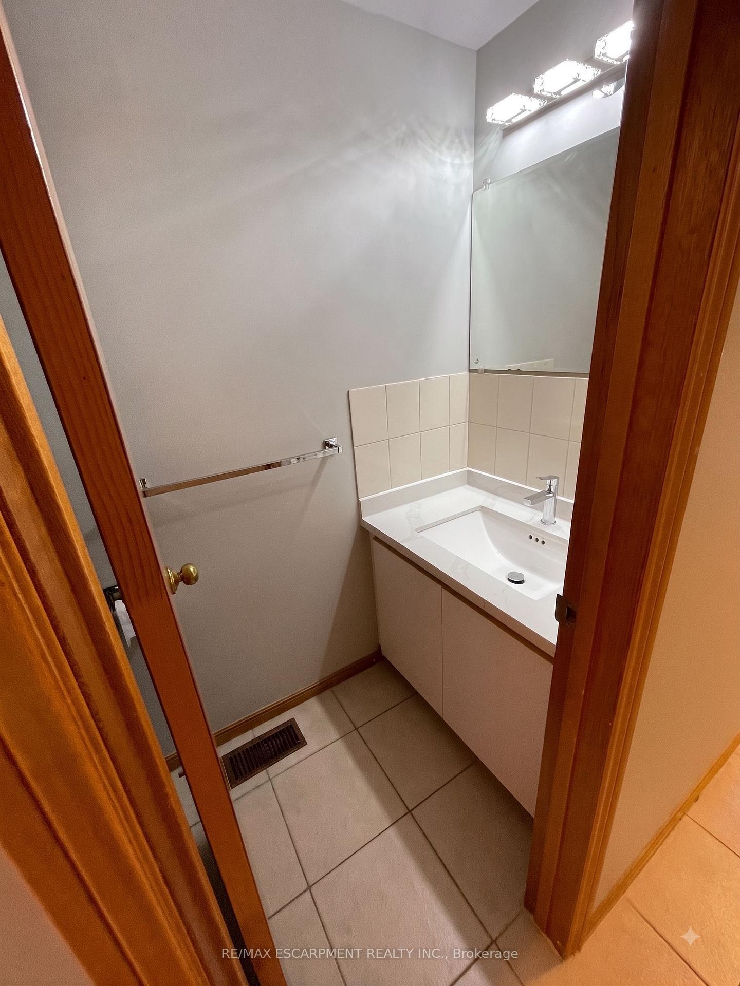 Photo 3 of 29 East 23rd Street, Hamilton, Eastmount — HOMEH