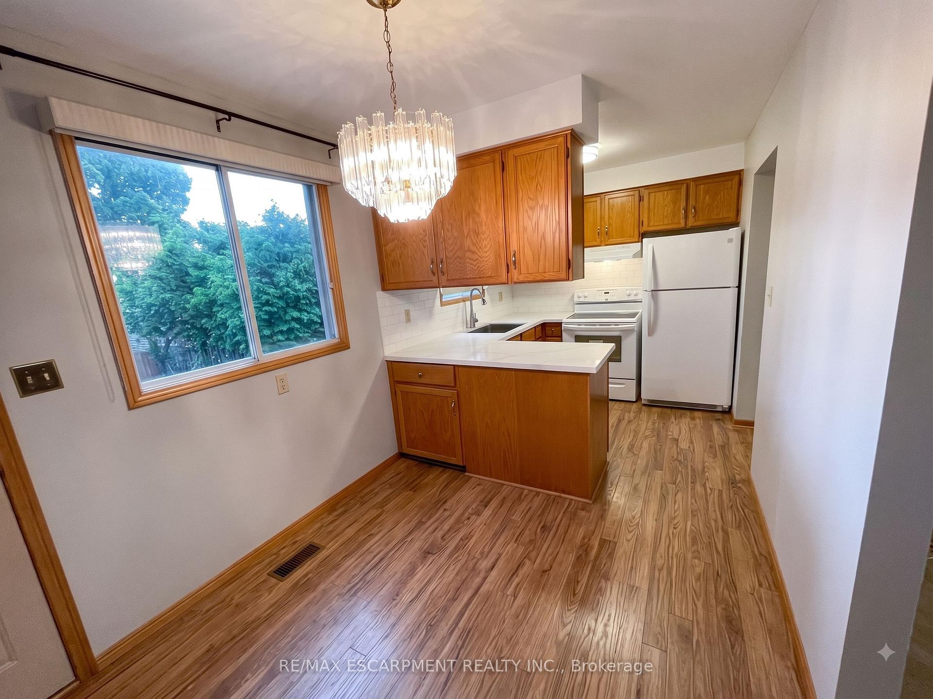 Photo 7 of 29 East 23rd Street, Hamilton, Eastmount — HOMEH