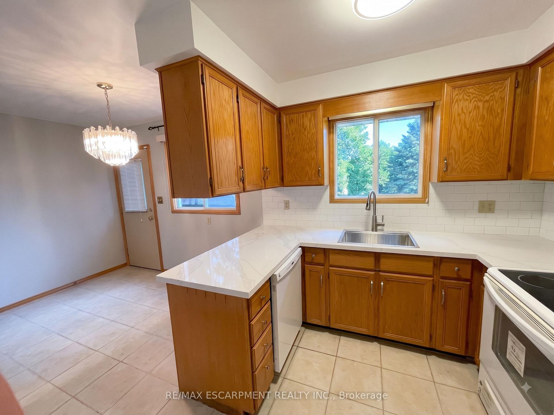 Photo 8 of 29 East 23rd Street, Hamilton, Eastmount — HOMEH