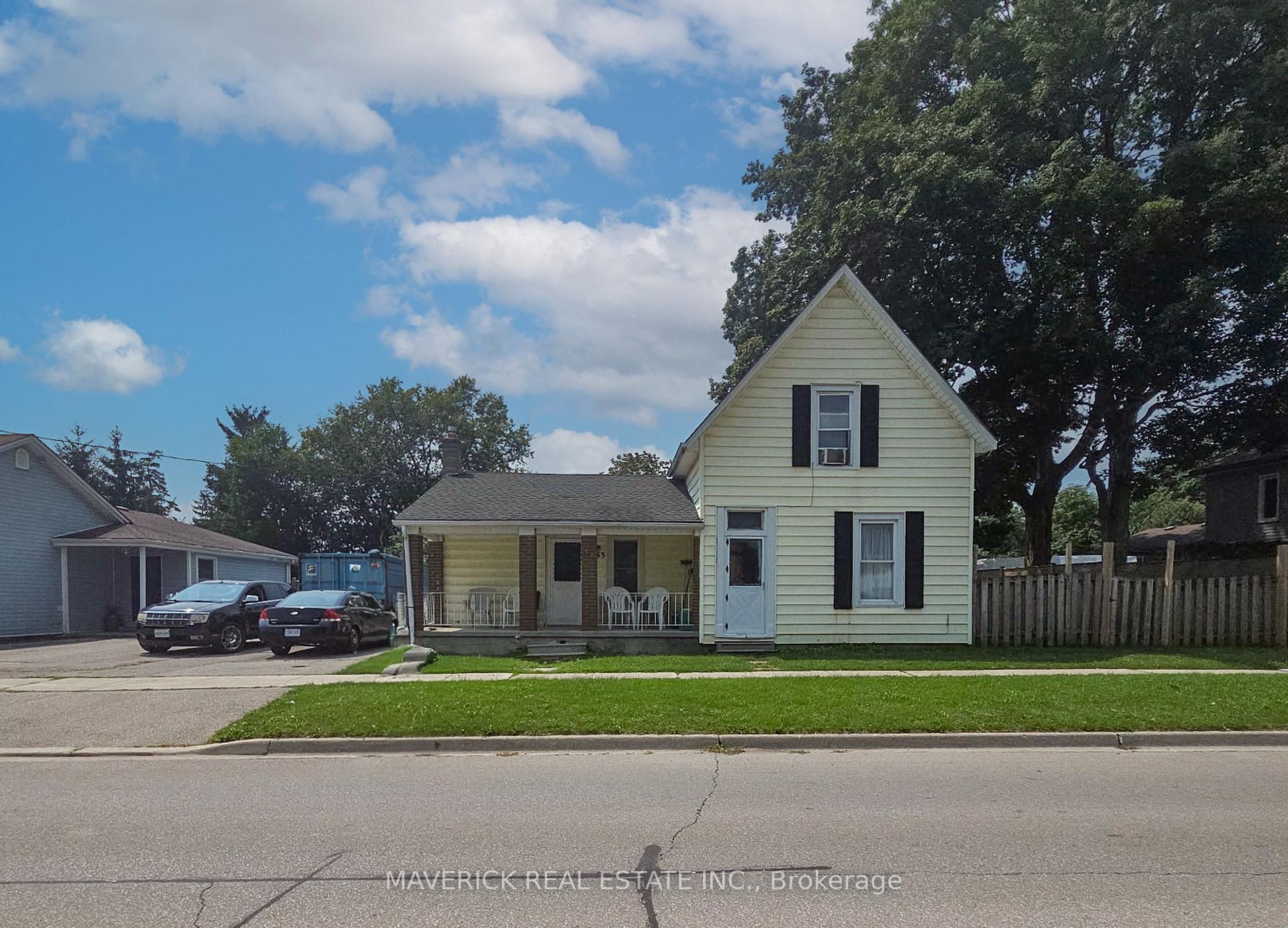 Photo of 133 Mutual Street N