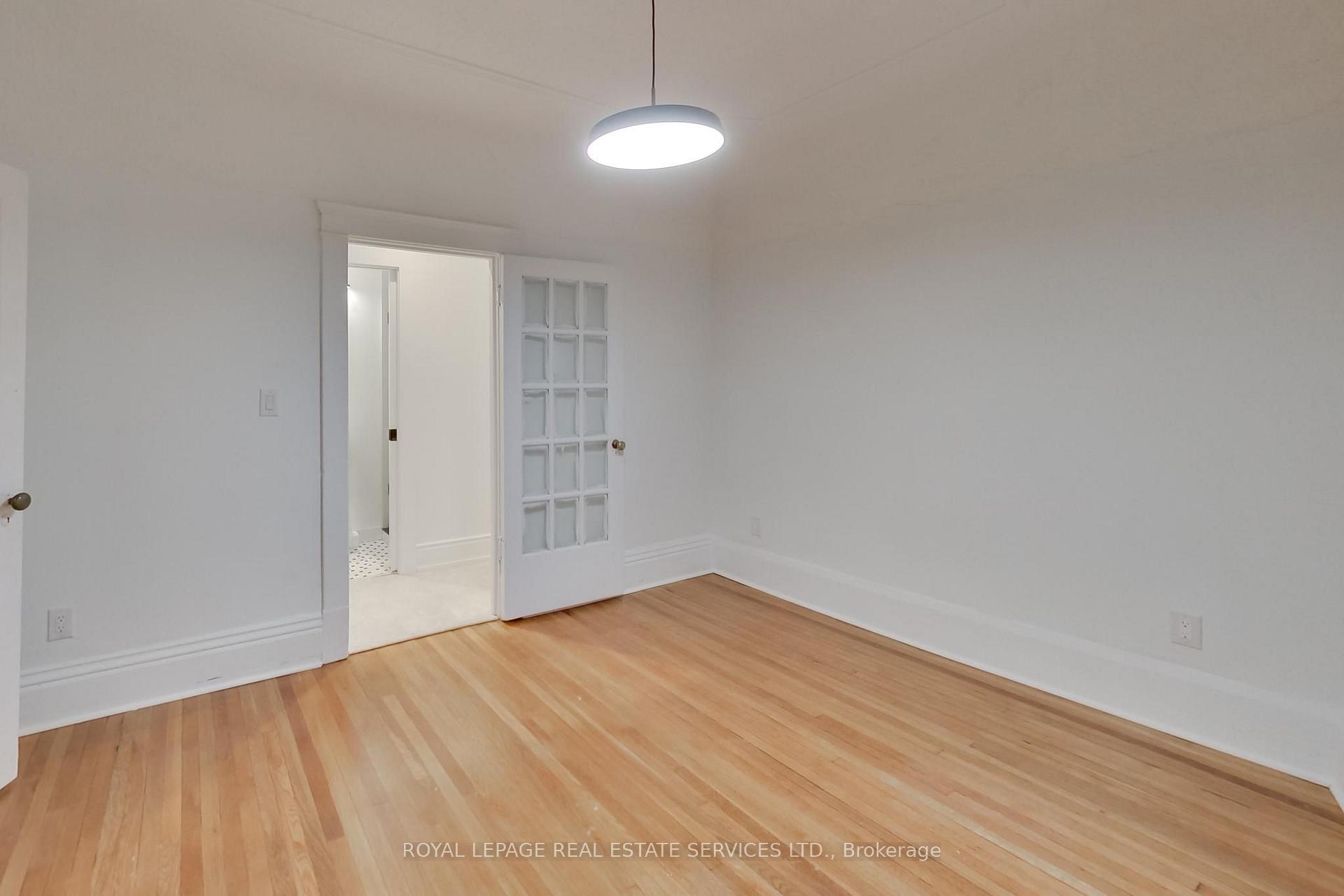 Photo 16 of Unit Upper, 218 Montrose Avenue, Toronto, Palmerston-Little Italy — HOMEH