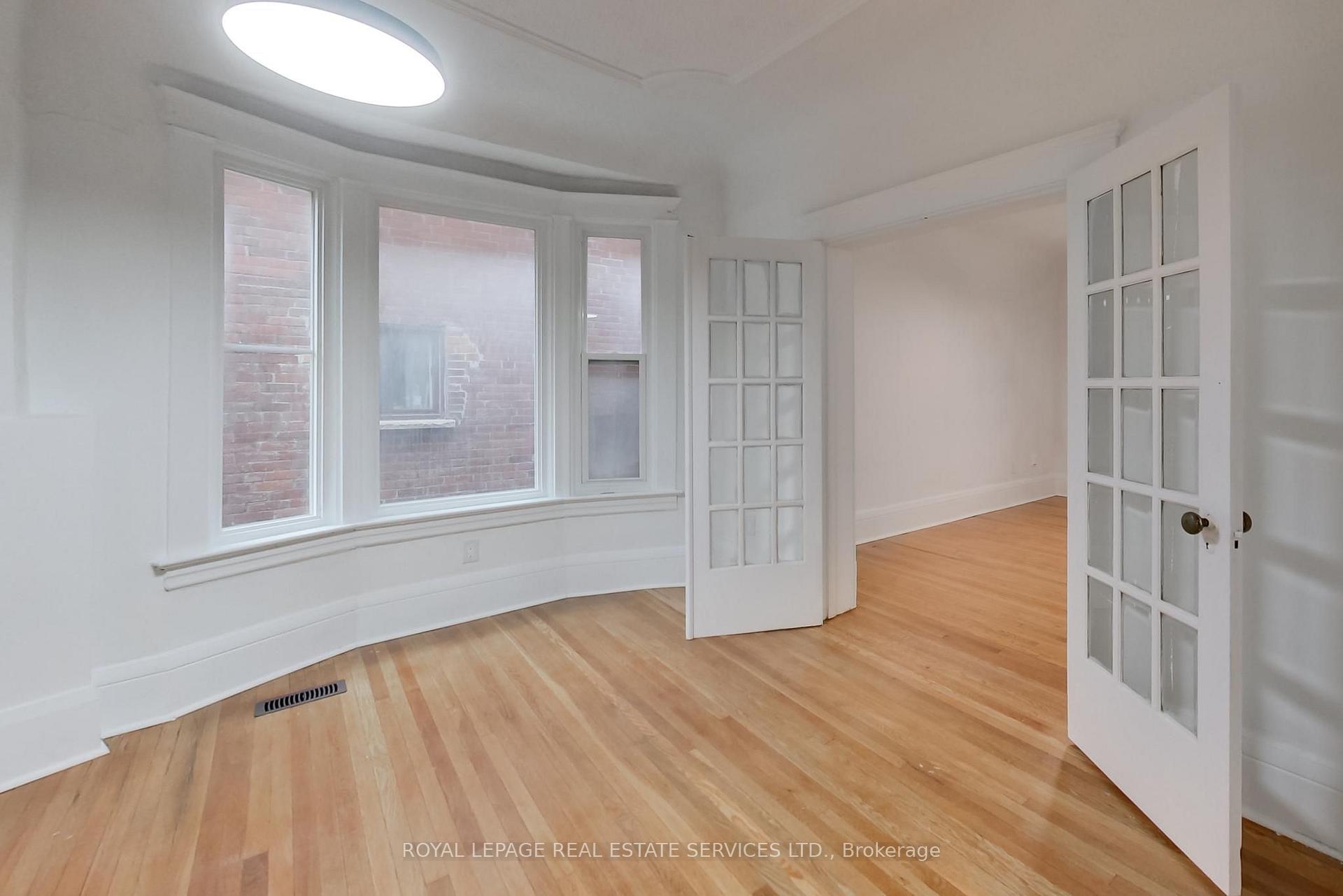 Photo 18 of Unit Upper, 218 Montrose Avenue, Toronto, Palmerston-Little Italy — HOMEH