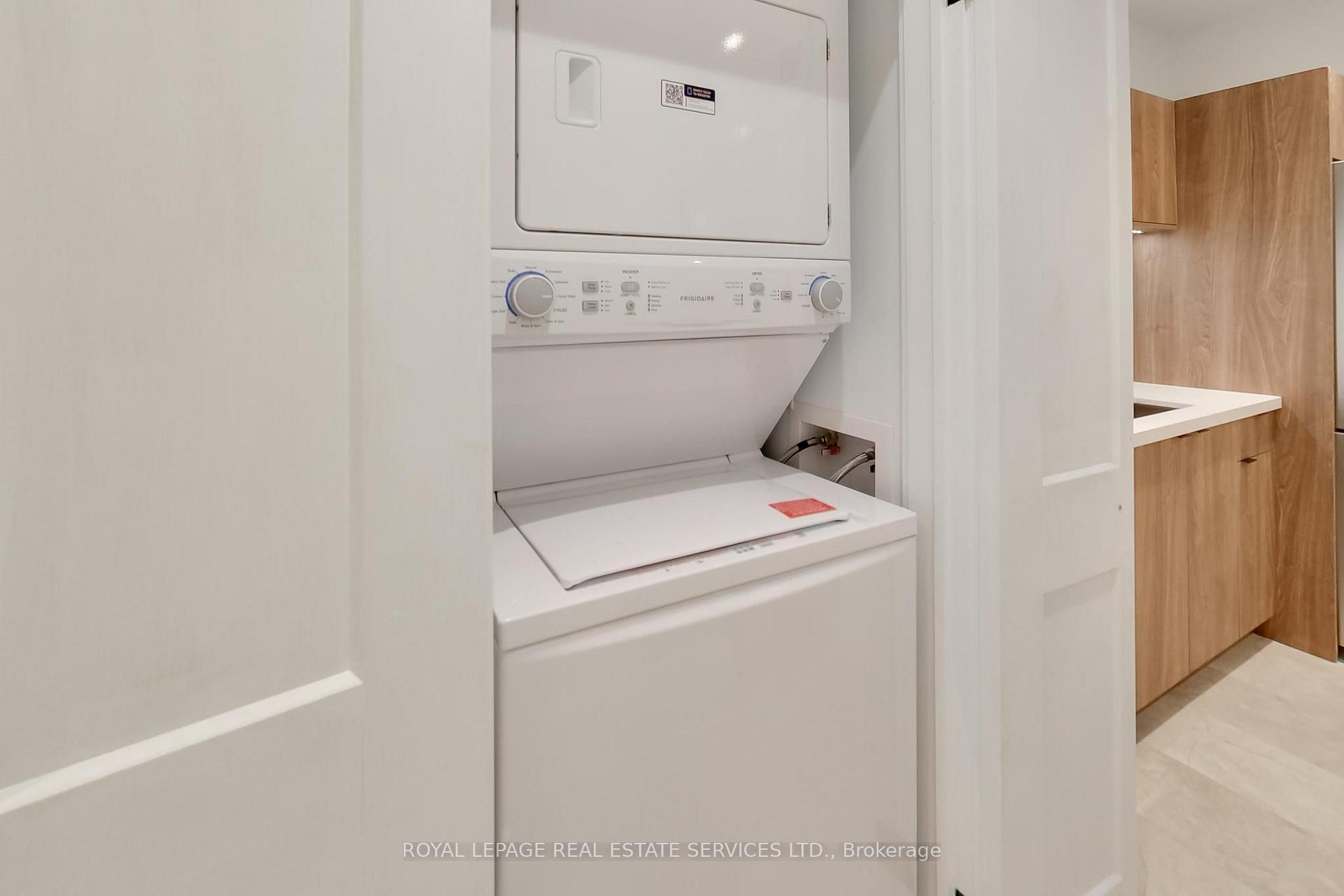 Photo 22 of Unit Upper, 218 Montrose Avenue, Toronto, Palmerston-Little Italy — HOMEH