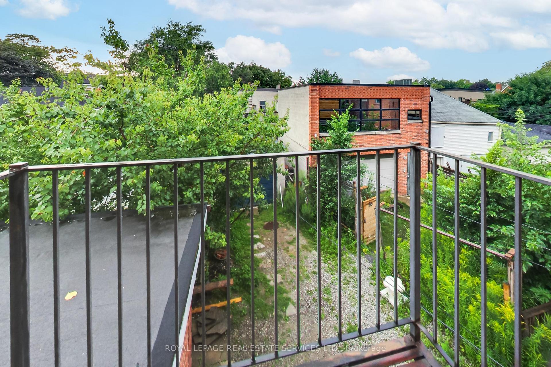 Photo 45 of Unit Upper, 218 Montrose Avenue, Toronto, Palmerston-Little Italy — HOMEH
