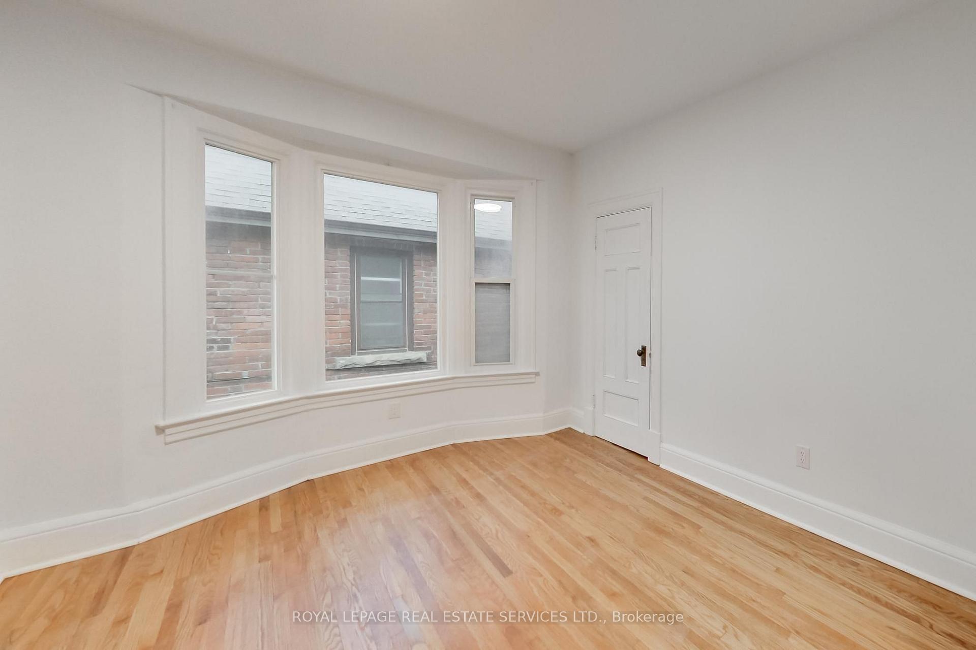 Photo 51 of Unit Upper, 218 Montrose Avenue, Toronto, Palmerston-Little Italy — HOMEH