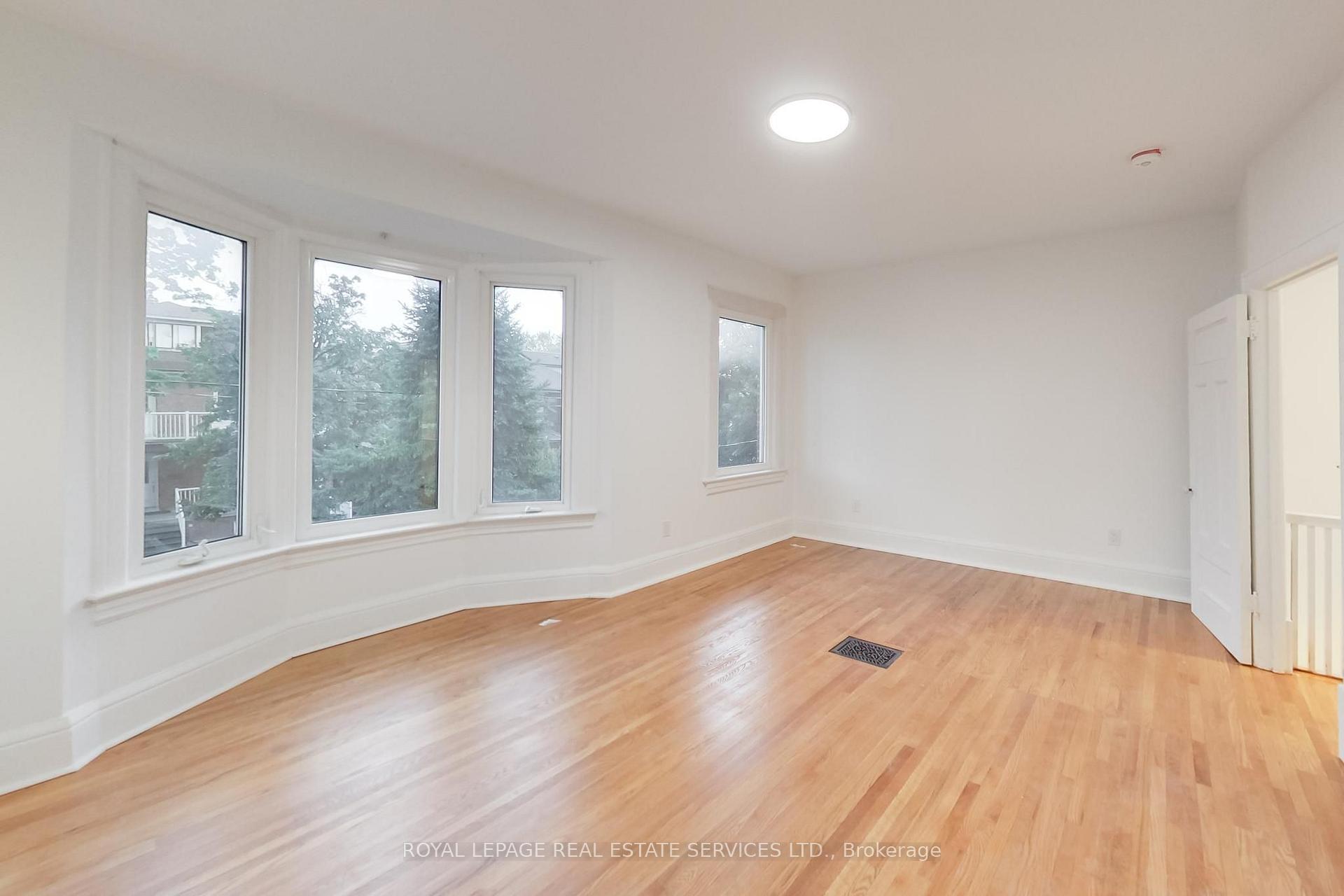 Photo 63 of Unit Upper, 218 Montrose Avenue, Toronto, Palmerston-Little Italy — HOMEH