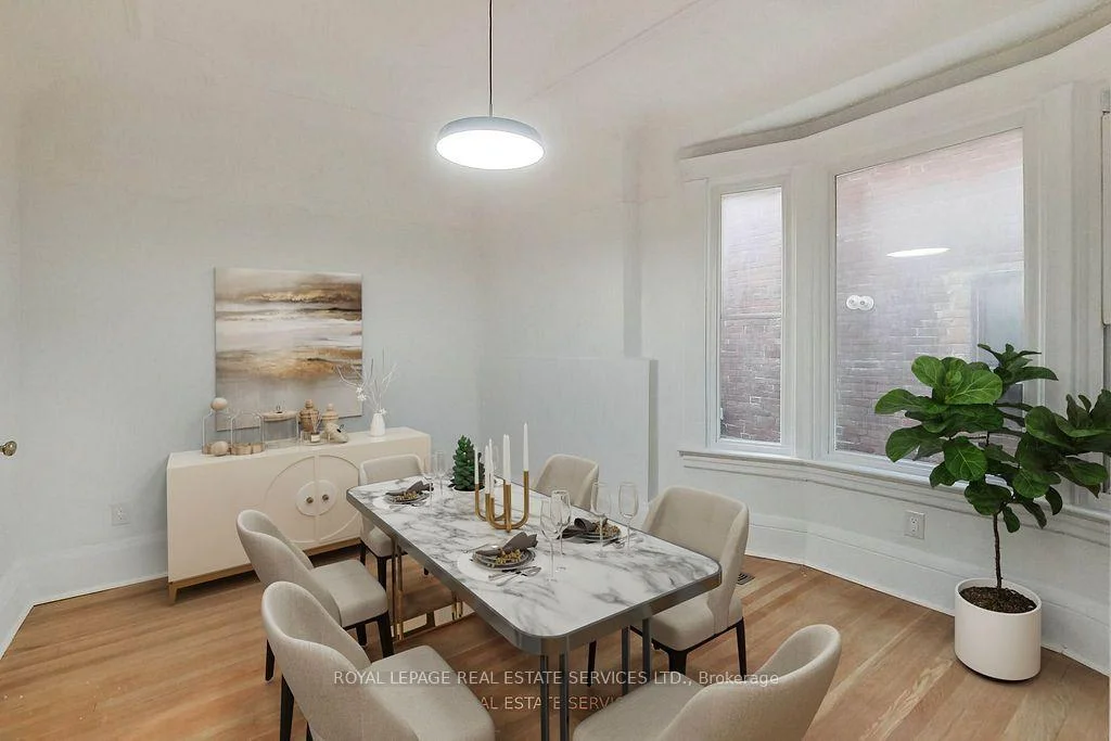 Photo 14 of Unit Upper, 218 Montrose Avenue, Toronto, Palmerston-Little Italy — HOMEH