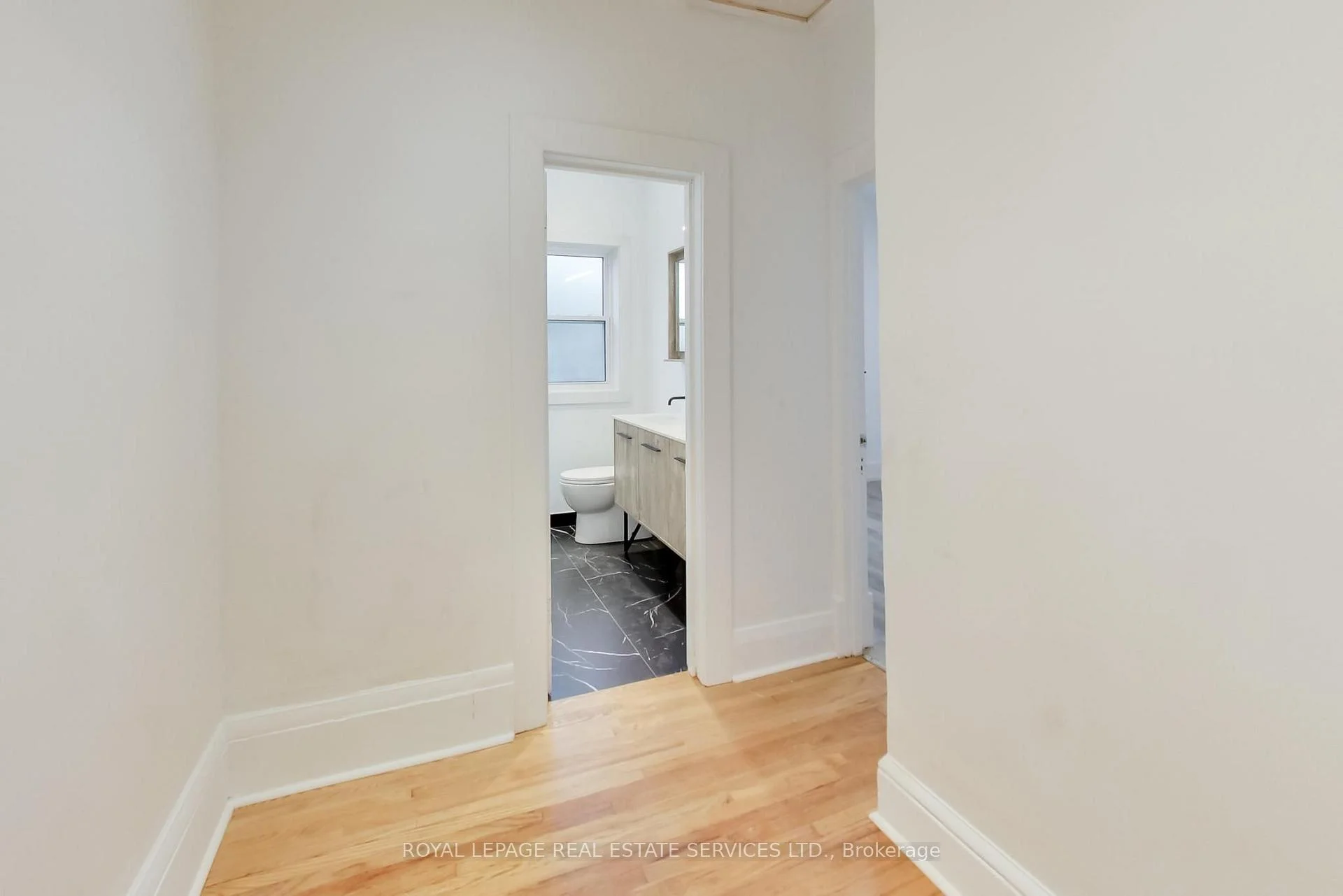 Photo 40 of Unit Upper, 218 Montrose Avenue, Toronto, Palmerston-Little Italy — HOMEH