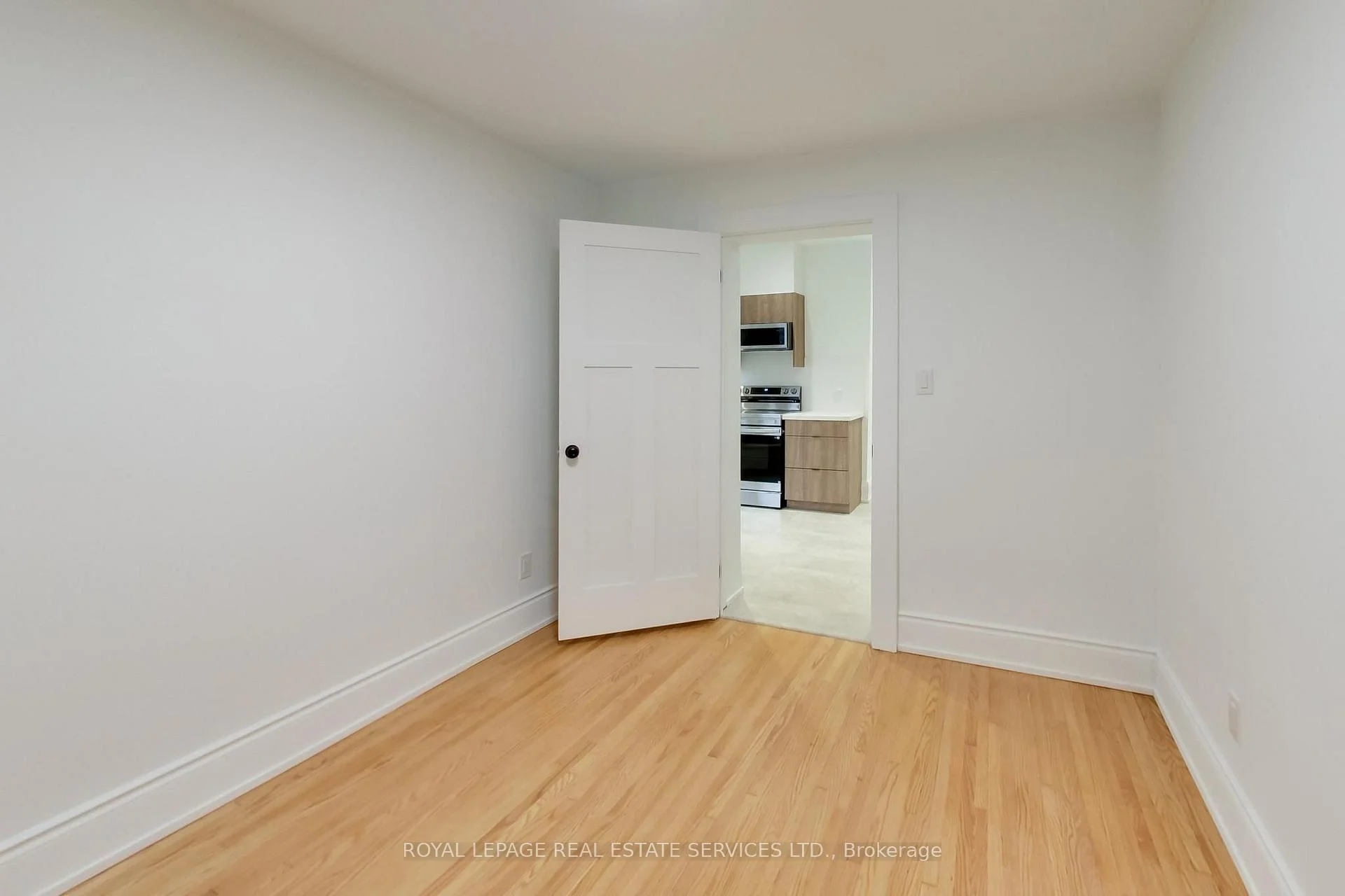 Photo 41 of Unit Upper, 218 Montrose Avenue, Toronto, Palmerston-Little Italy — HOMEH