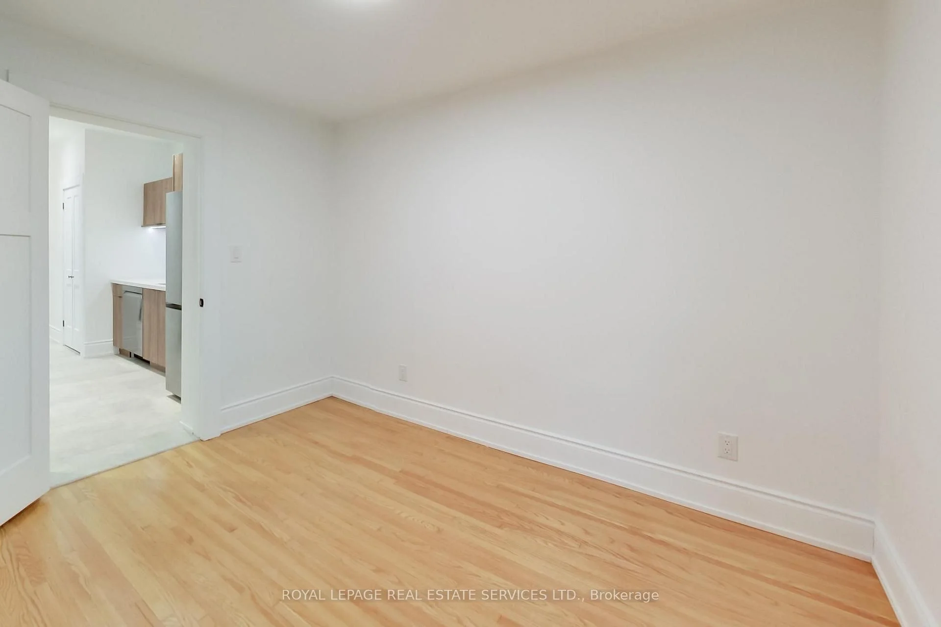 Photo 42 of Unit Upper, 218 Montrose Avenue, Toronto, Palmerston-Little Italy — HOMEH