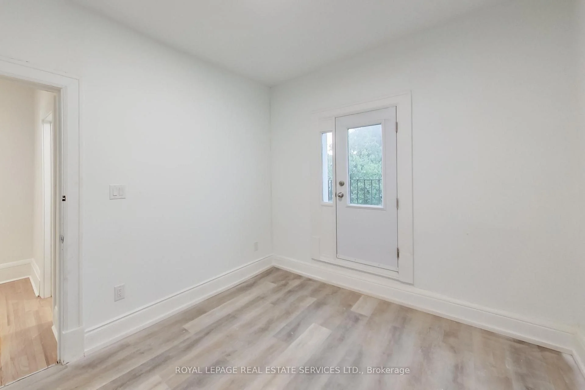 Photo 46 of Unit Upper, 218 Montrose Avenue, Toronto, Palmerston-Little Italy — HOMEH
