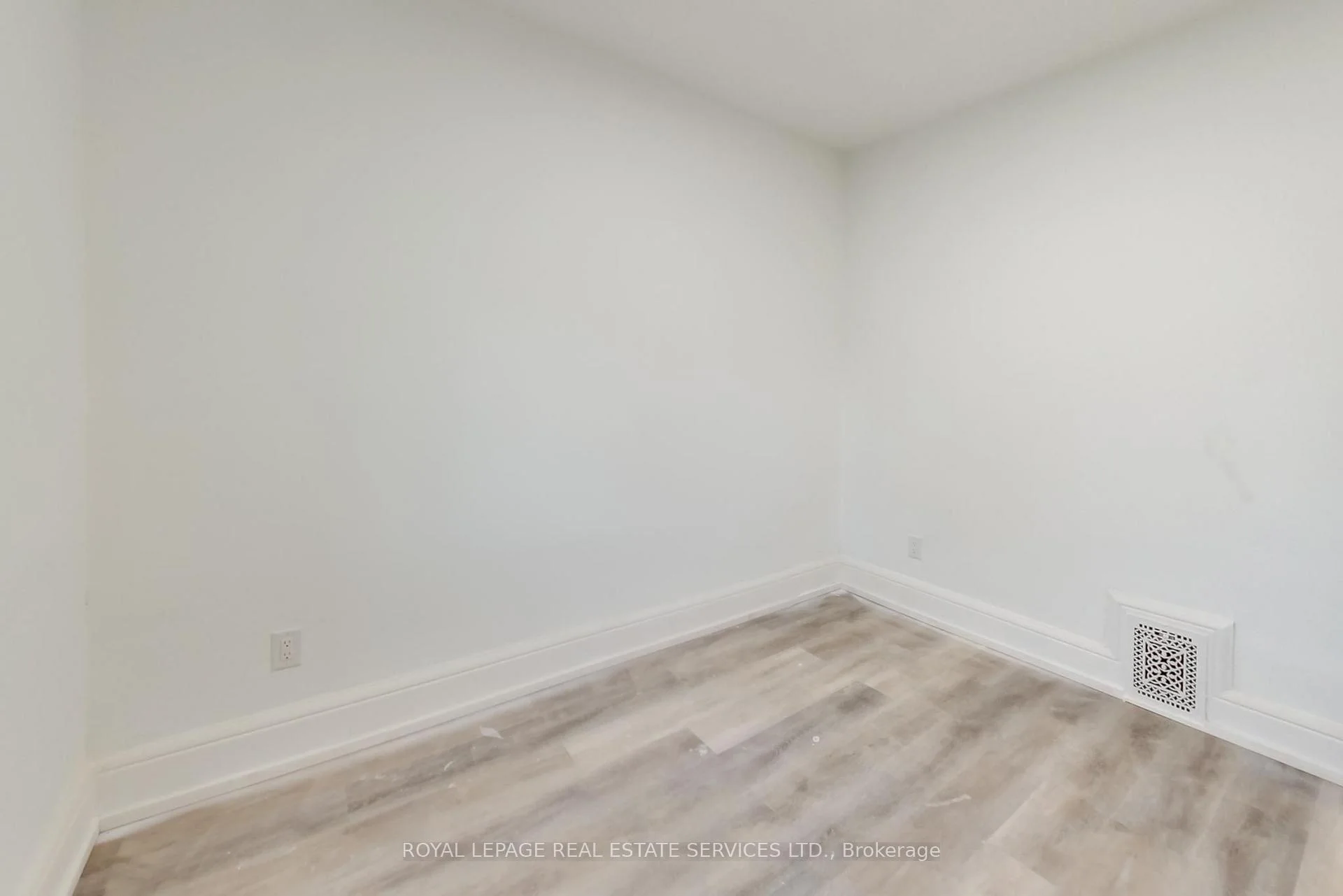 Photo 48 of Unit Upper, 218 Montrose Avenue, Toronto, Palmerston-Little Italy — HOMEH