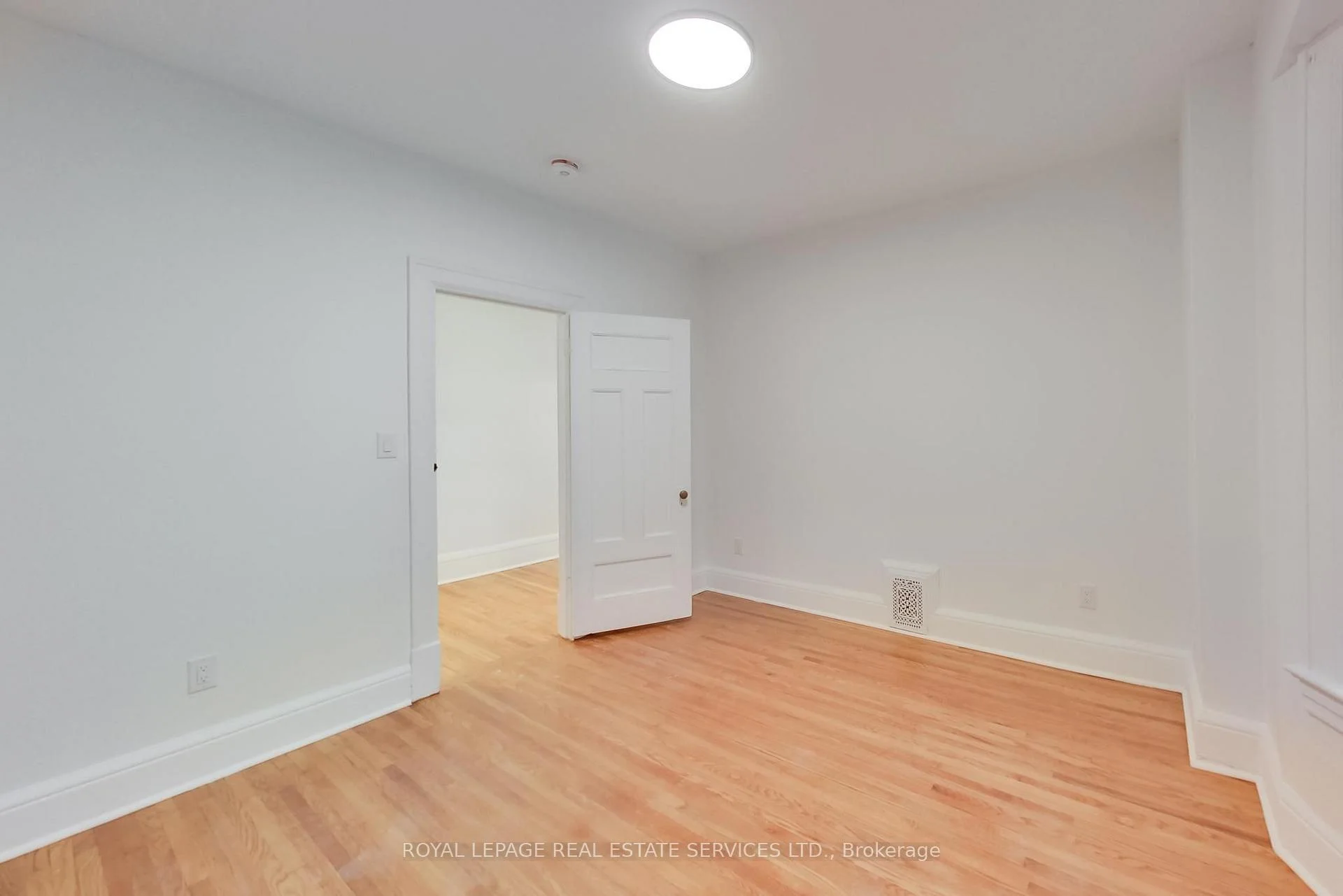 Photo 58 of Unit Upper, 218 Montrose Avenue, Toronto, Palmerston-Little Italy — HOMEH