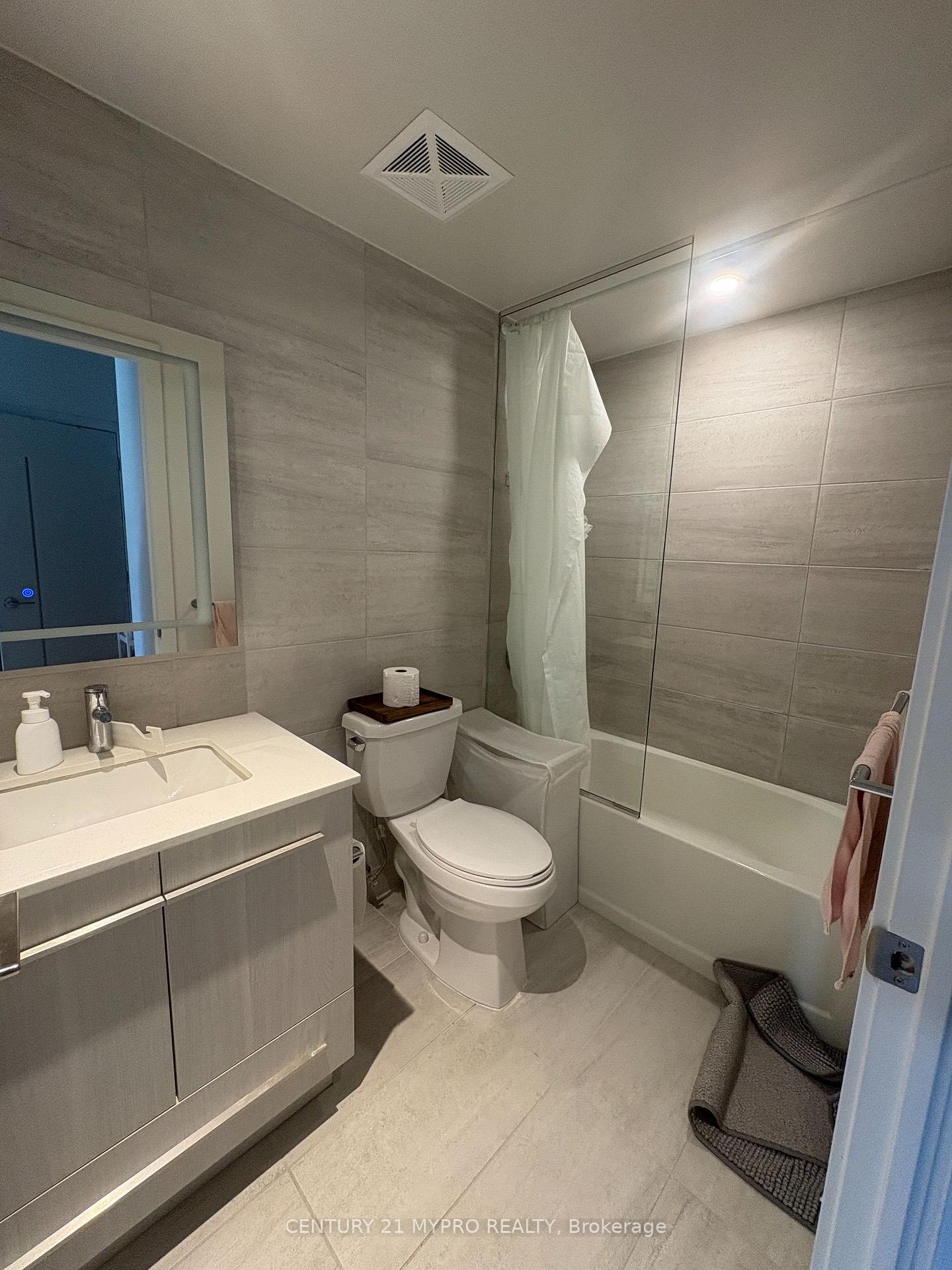 Photo 4 of Unit 605, 8 Cumberland Street, Toronto, The Annex — HOMEH