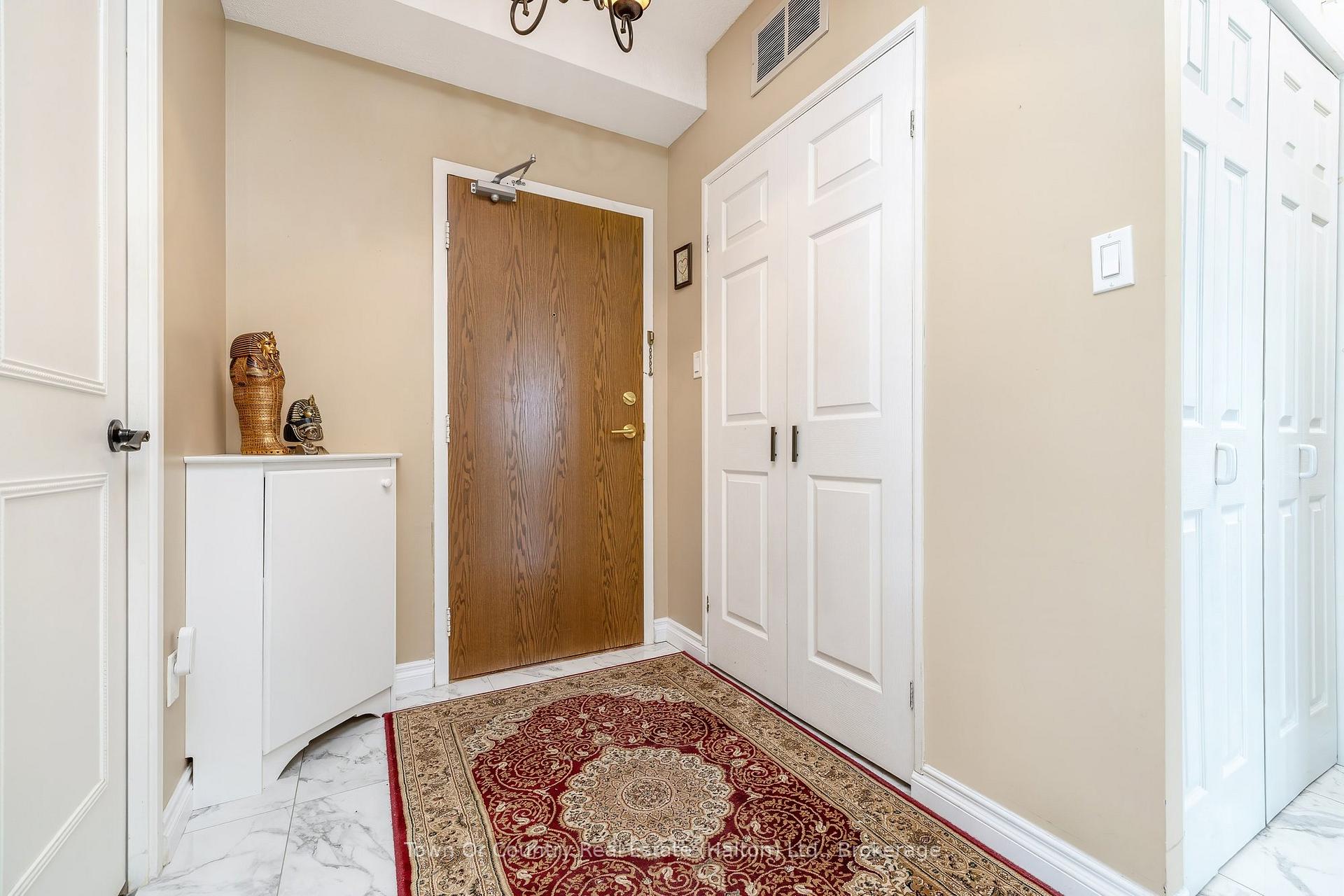 Photo 3 of Unit 1906, 5250 Lakeshore Road, Burlington, Appleby — HOMEH