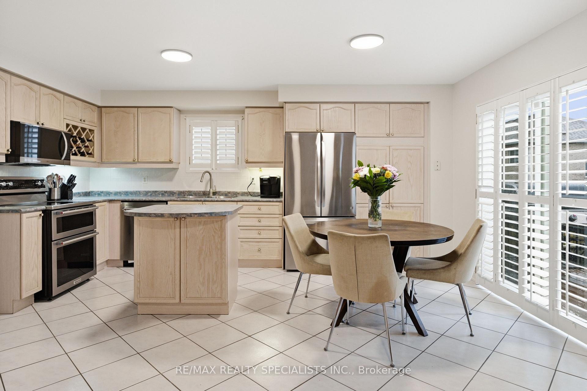 Photo 7 of 192 Van Scott Drive, Brampton, Northwest Sandalwood Parkway — HOMEH