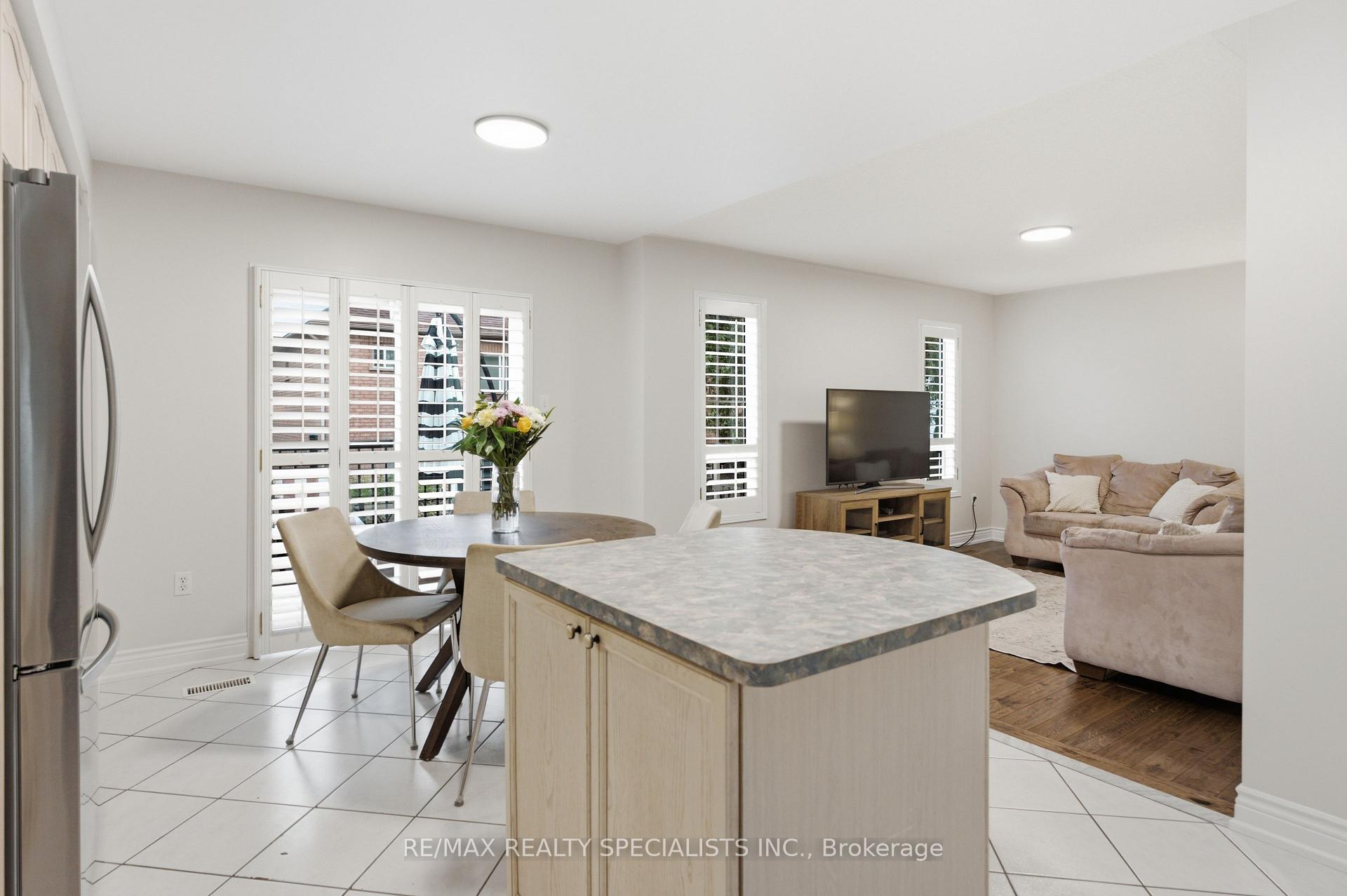 Photo 12 of 192 Van Scott Drive, Brampton, Northwest Sandalwood Parkway — HOMEH
