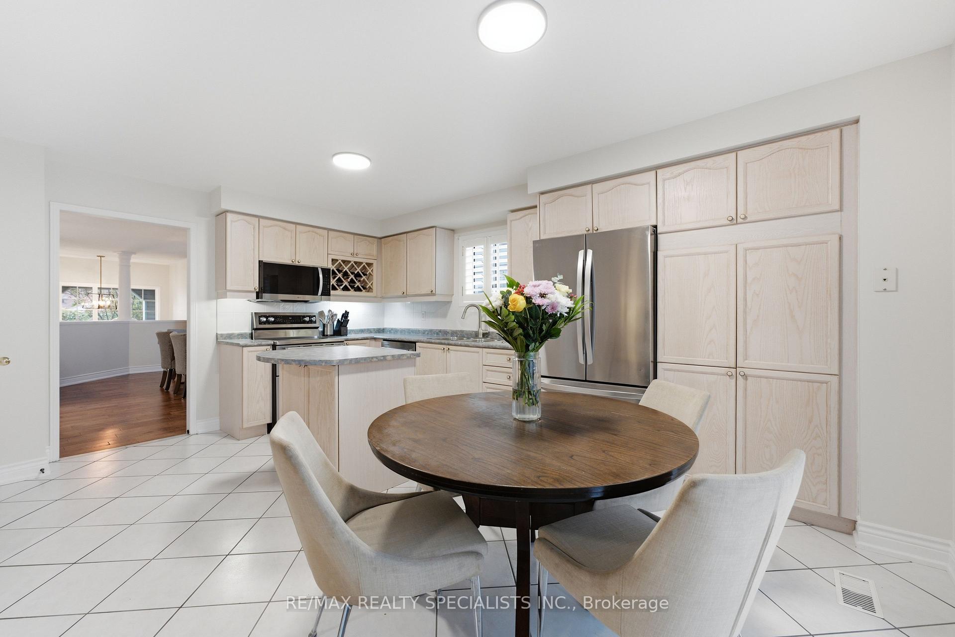 Photo 13 of 192 Van Scott Drive, Brampton, Northwest Sandalwood Parkway — HOMEH