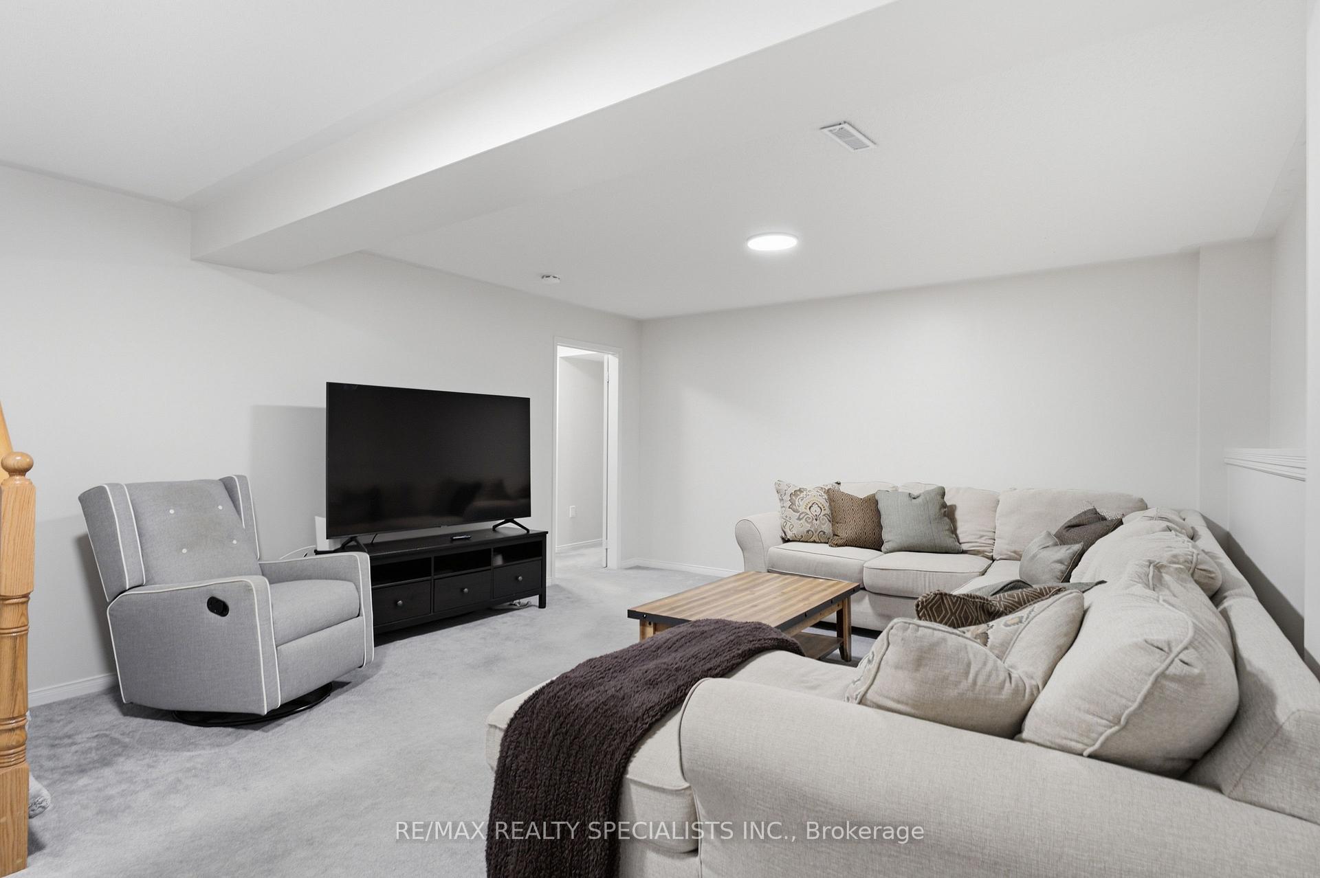 Photo 20 of 192 Van Scott Drive, Brampton, Northwest Sandalwood Parkway — HOMEH