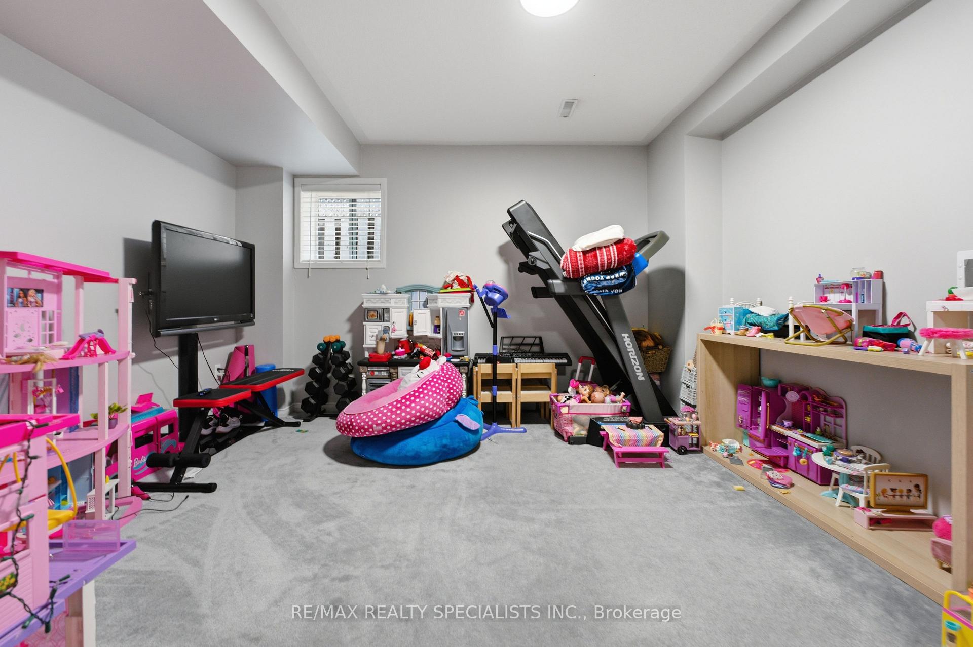 Photo 22 of 192 Van Scott Drive, Brampton, Northwest Sandalwood Parkway — HOMEH