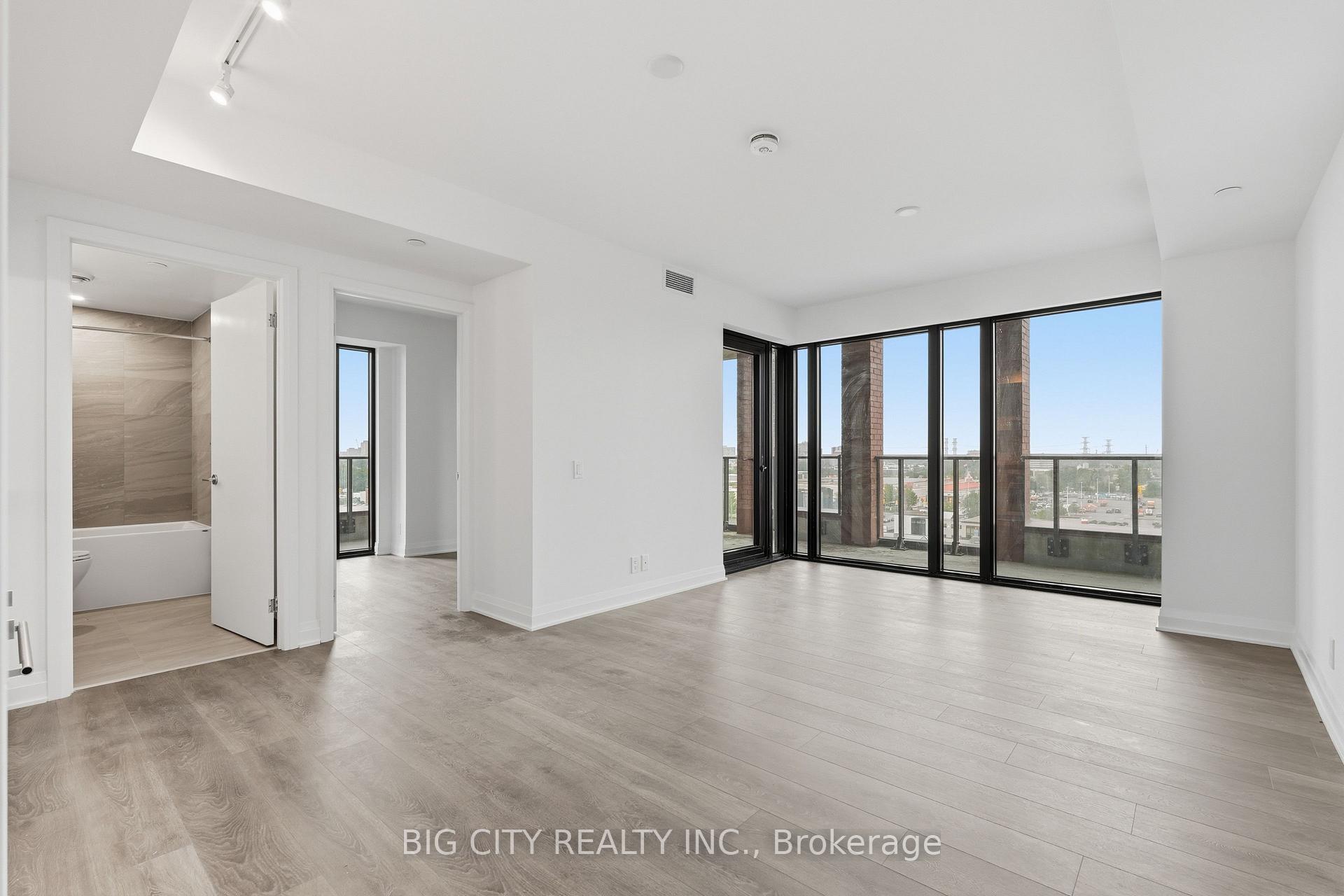 Photo 4 of Unit 710, 25 Frederick Todd Way, Toronto, Leaside — HOMEH