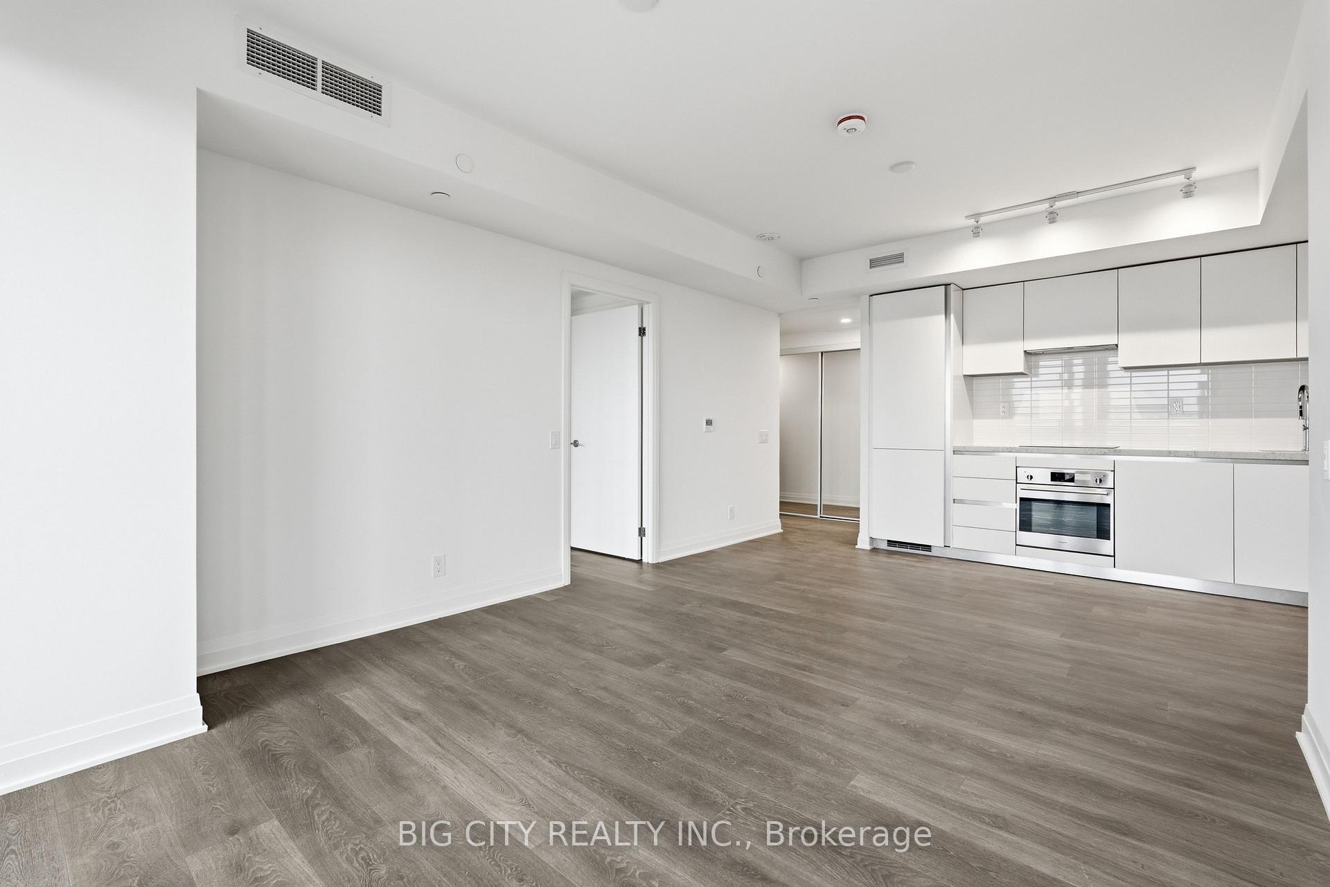 Photo 7 of Unit 710, 25 Frederick Todd Way, Toronto, Leaside — HOMEH