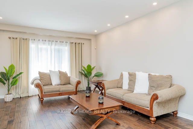 Photo 3 of 95 Hemlock Way, Grimsby, Grimsby West — HOMEH