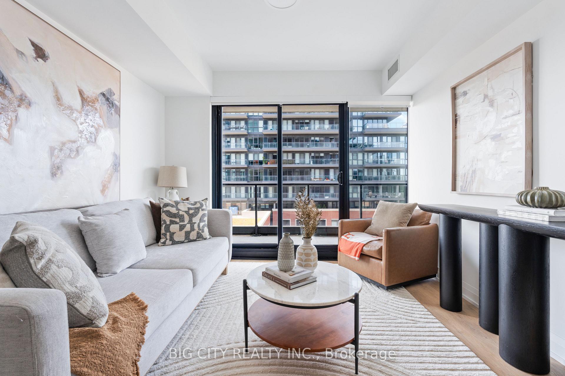 Photo 4 of Unit 902, 36 Brentcliffe Road, Toronto, Thorncliffe Park — HOMEH