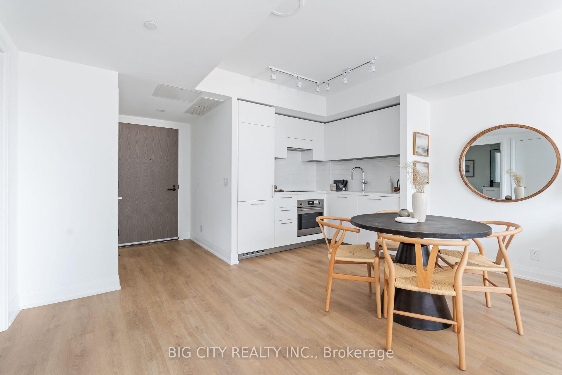 Photo 7 of Unit 902, 36 Brentcliffe Road, Toronto, Thorncliffe Park — HOMEH
