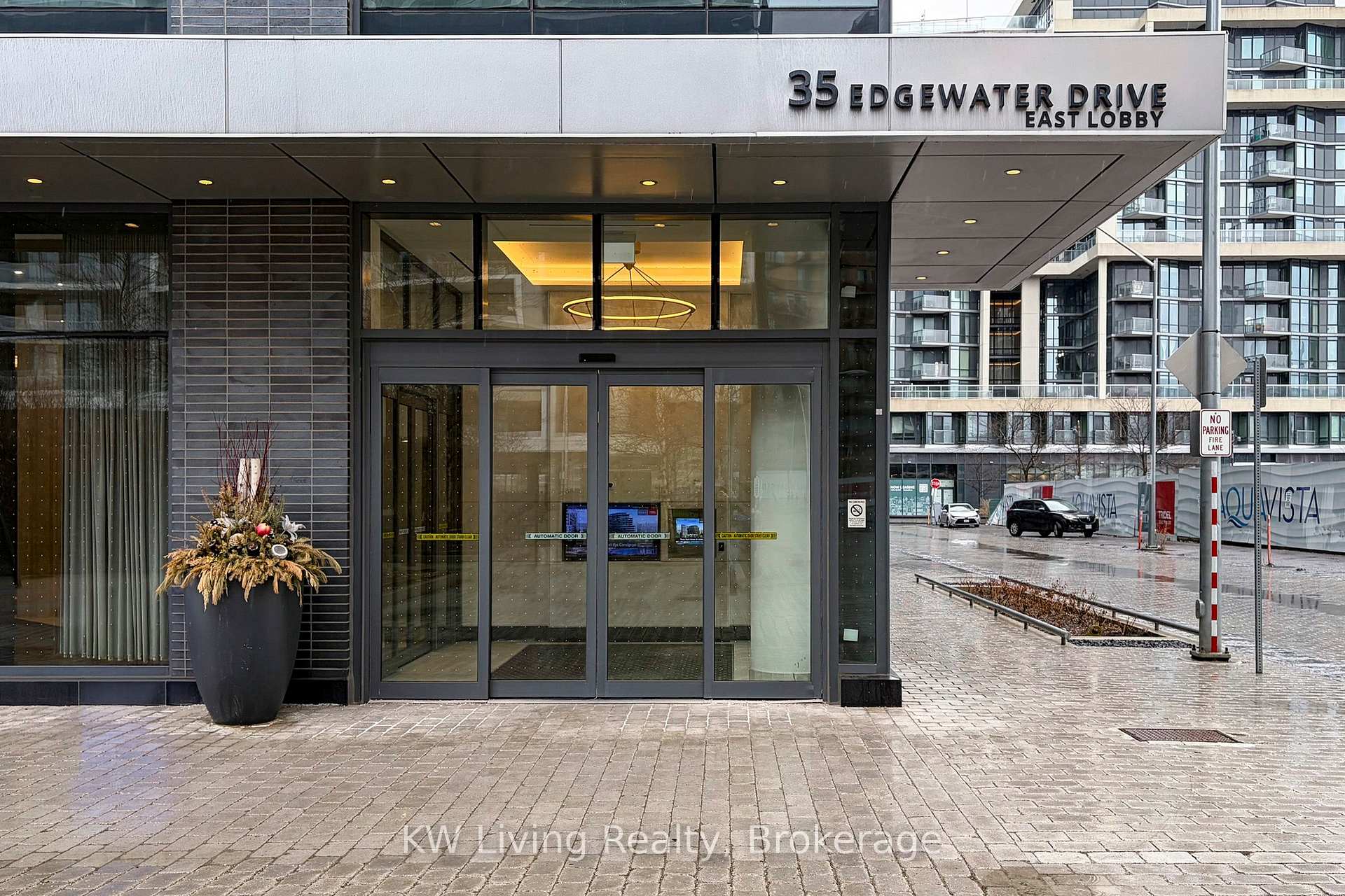 Photo 5 of Unit GPH 12, 1 Edgewater Drive, Toronto, Waterfront Communities — HOMEH