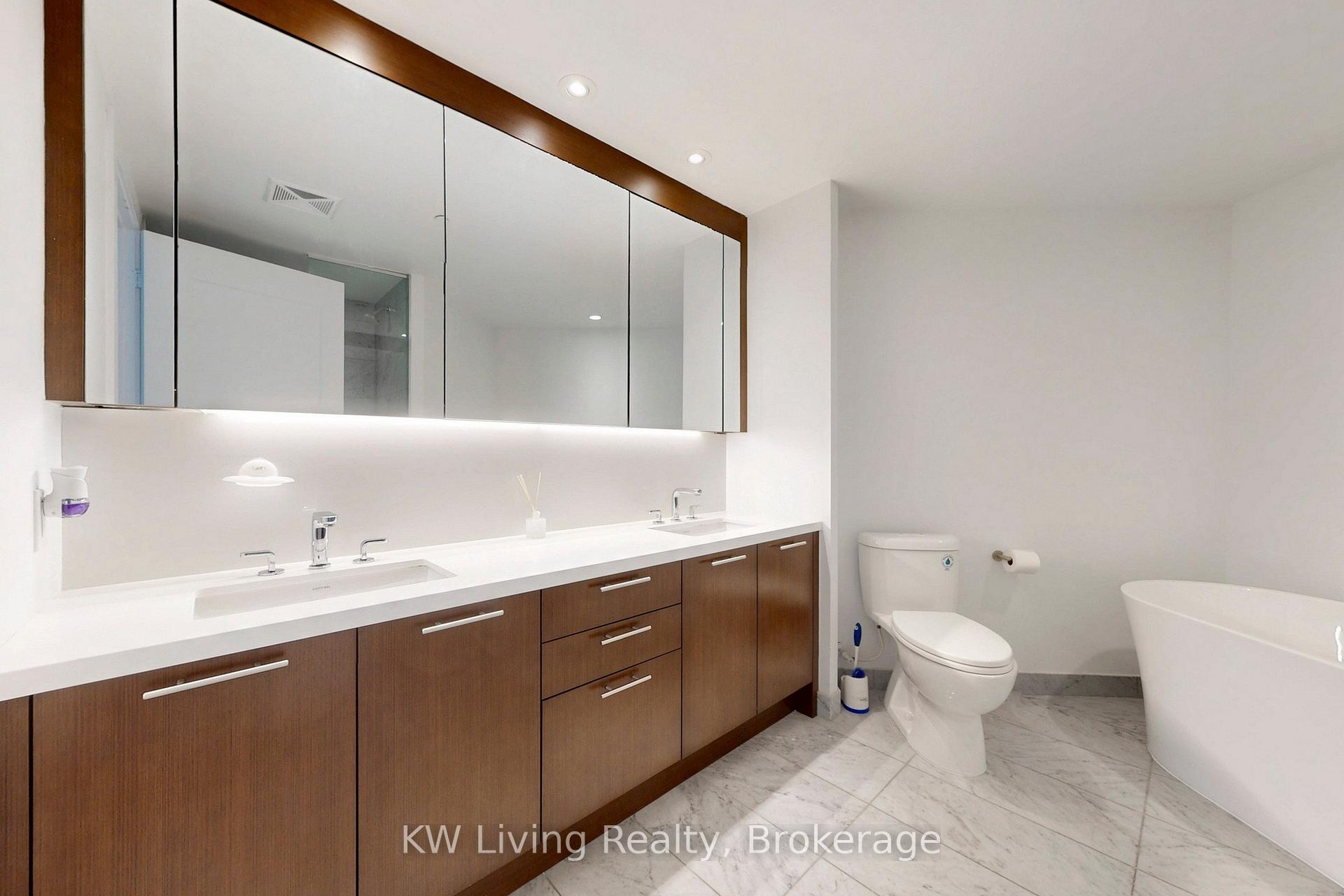 Photo 30 of Unit GPH 12, 1 Edgewater Drive, Toronto, Waterfront Communities — HOMEH