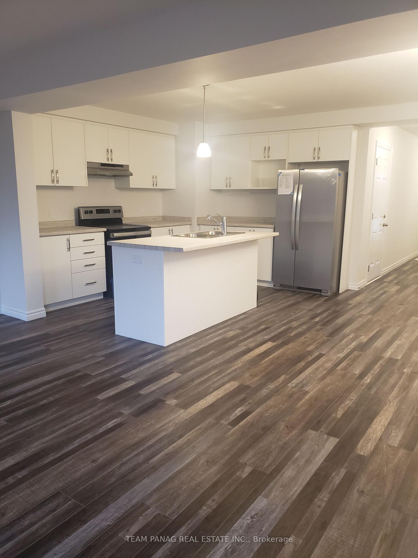 Photo 3 of 3146 Turner Crescent, London, South U — HOMEH