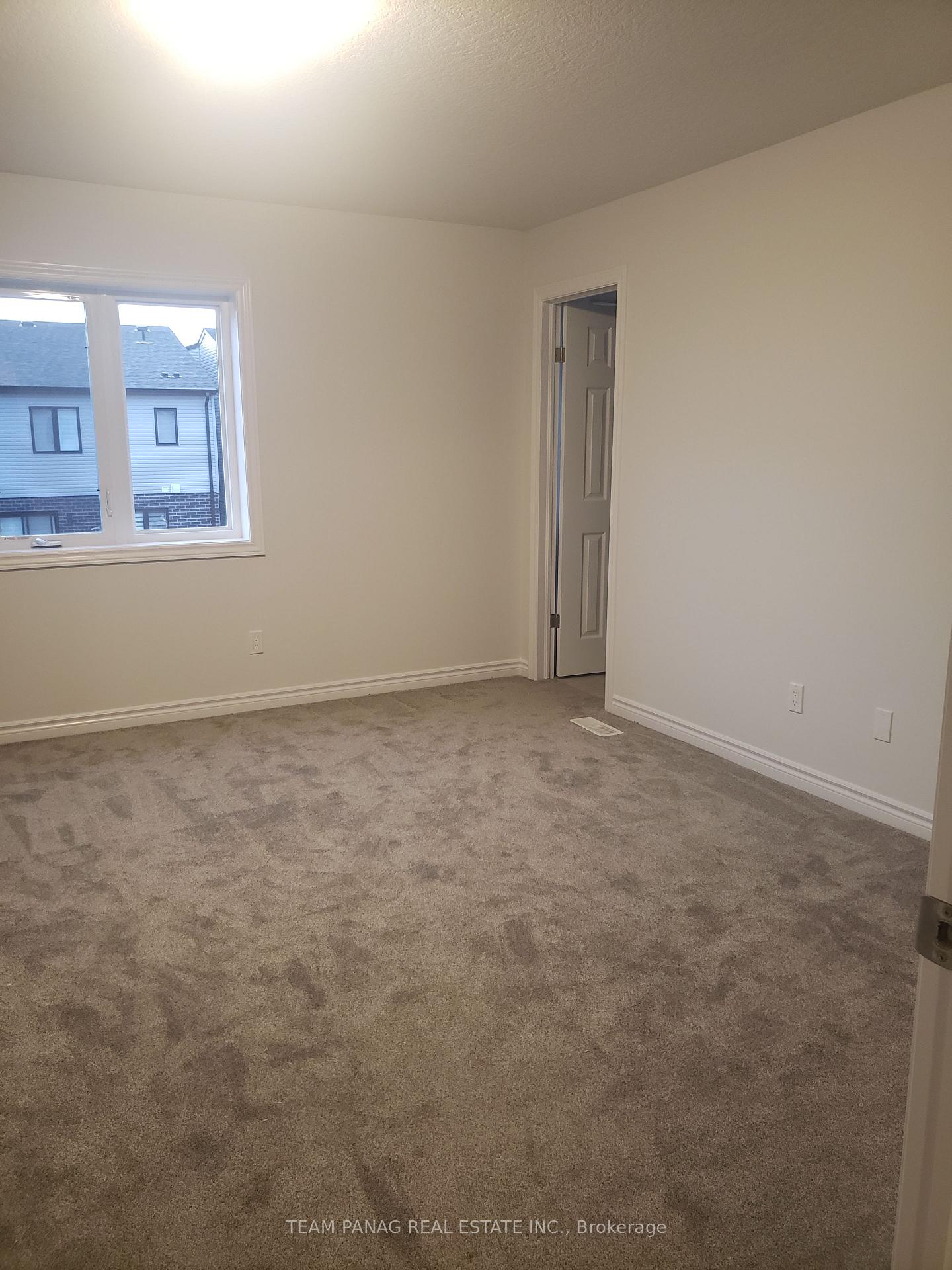 Photo 7 of 3146 Turner Crescent, London, South U — HOMEH