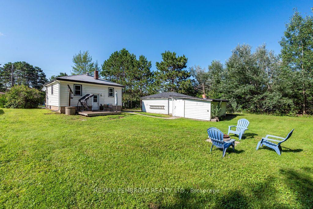 Photo 27 of 1 New Street, Petawawa, Petawawa — HOMEH