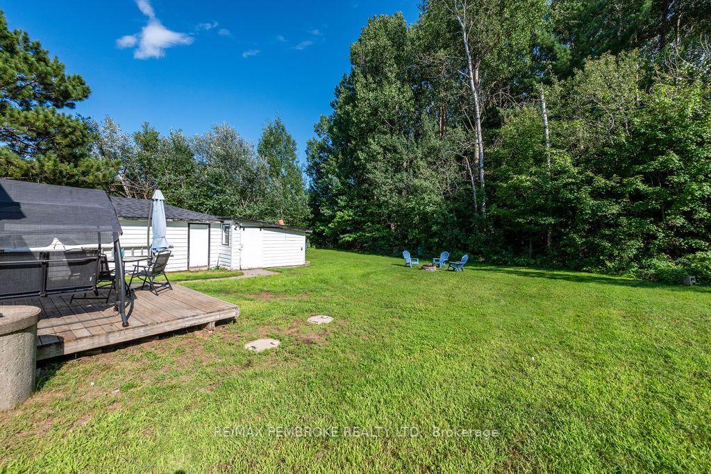Photo 28 of 1 New Street, Petawawa, Petawawa — HOMEH