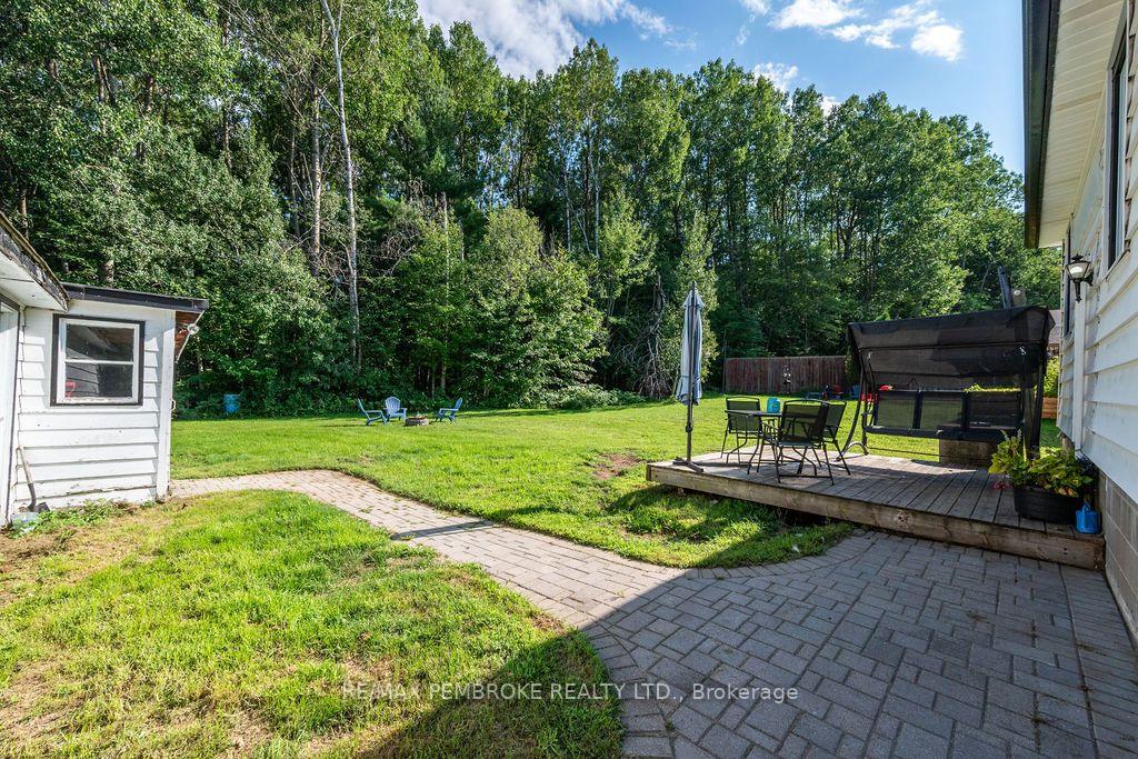 Photo 31 of 1 New Street, Petawawa, Petawawa — HOMEH