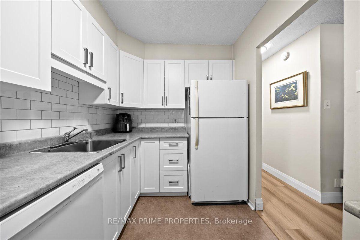 Photo 4 of Unit 209, 158 Mcarthur Avenue, Ottawa, Vanier — HOMEH