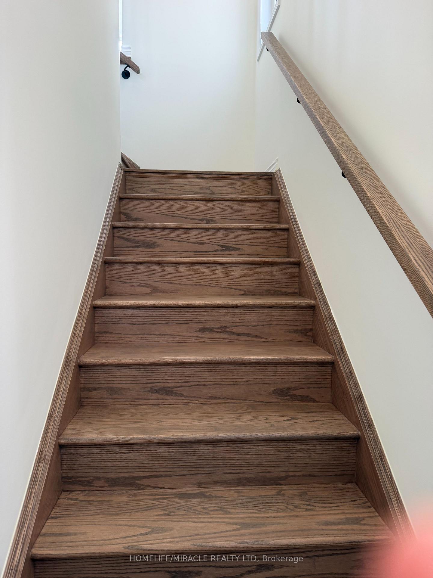 Photo 2 of 70 Thornbird Crescent, Brampton, Northwest Brampton — HOMEH