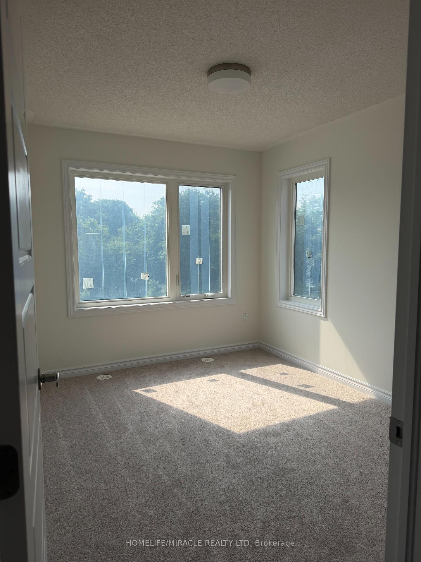 Photo 7 of 70 Thornbird Crescent, Brampton, Northwest Brampton — HOMEH