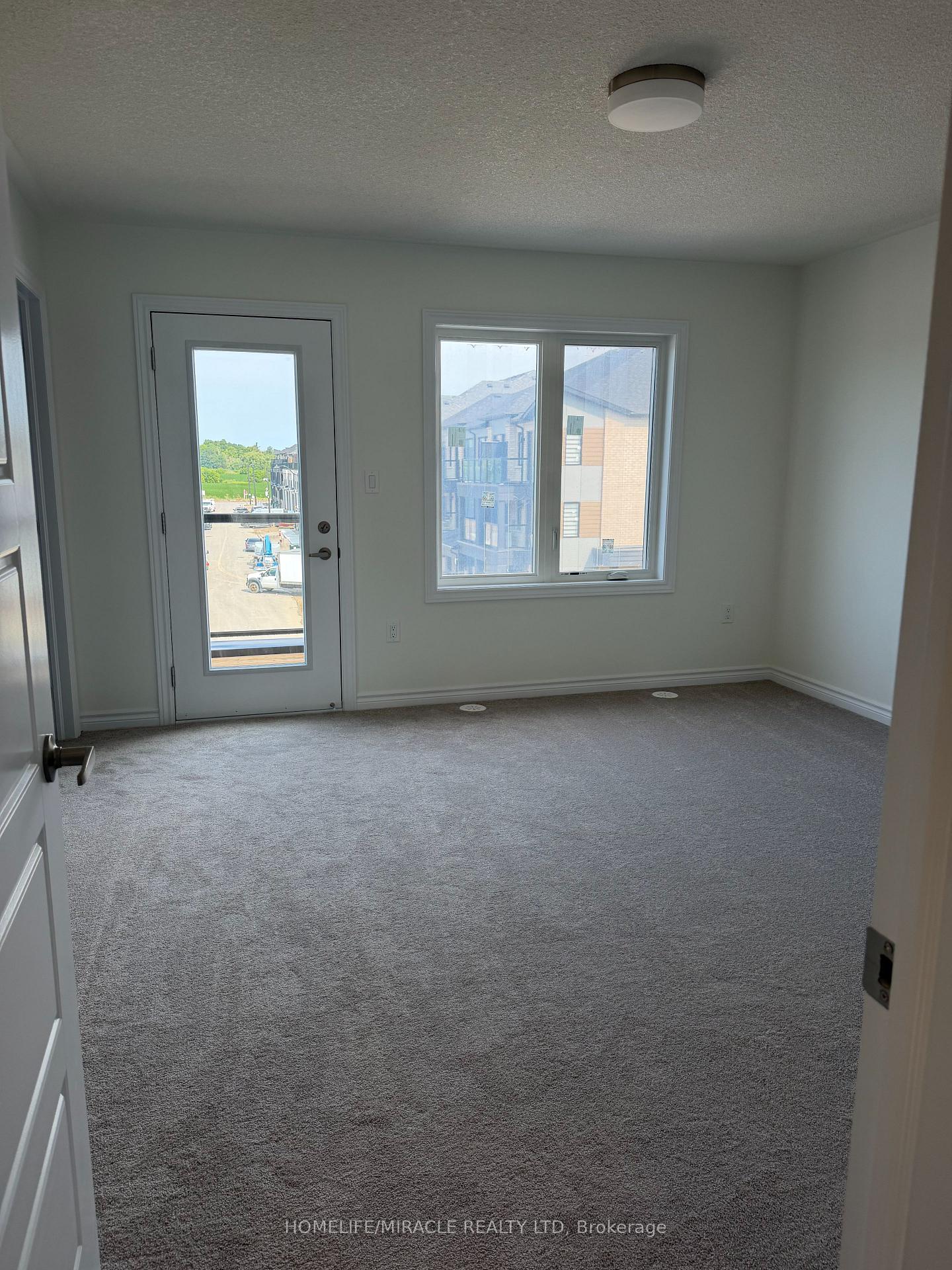 Photo 9 of 70 Thornbird Crescent, Brampton, Northwest Brampton — HOMEH