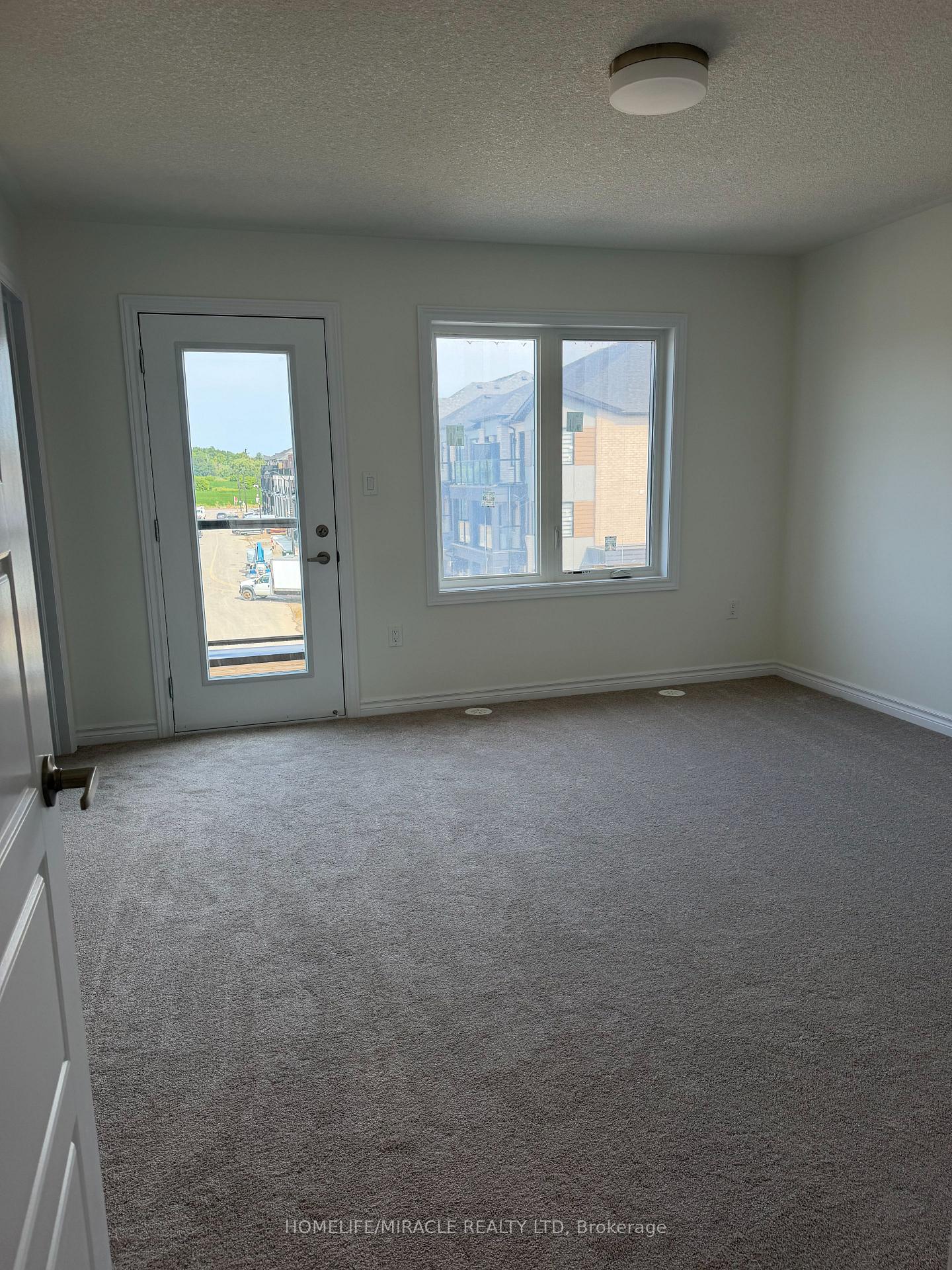 Photo 12 of 70 Thornbird Crescent, Brampton, Northwest Brampton — HOMEH