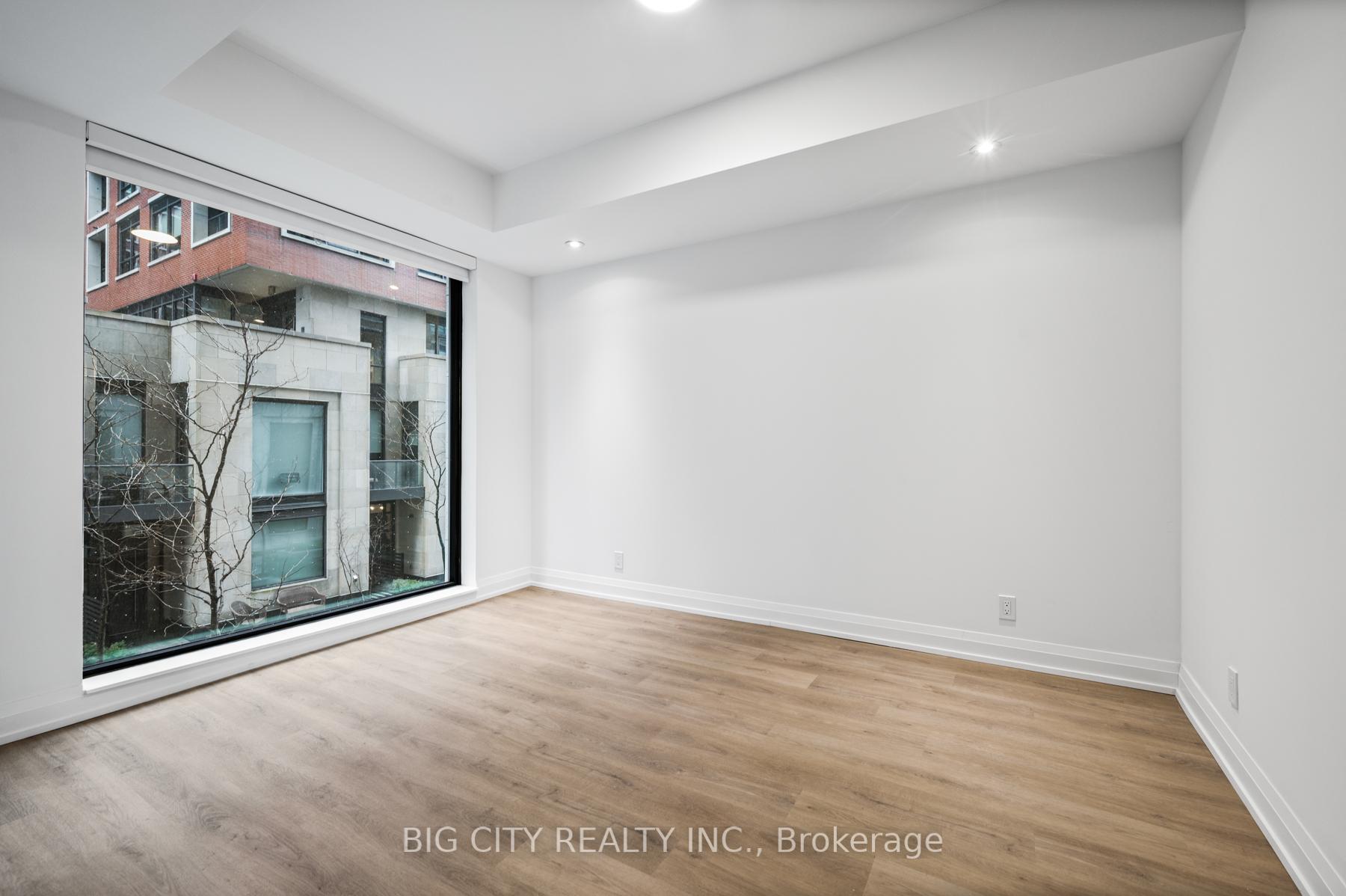 Photo 4 of Unit M04, 36 Brentcliffe Road, Toronto, Thorncliffe Park — HOMEH