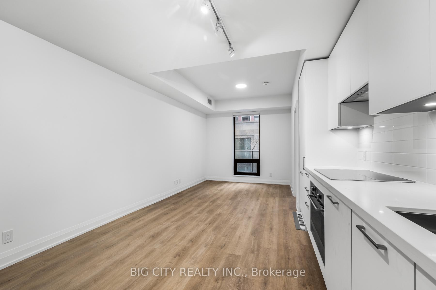 Photo 6 of Unit M04, 36 Brentcliffe Road, Toronto, Thorncliffe Park — HOMEH